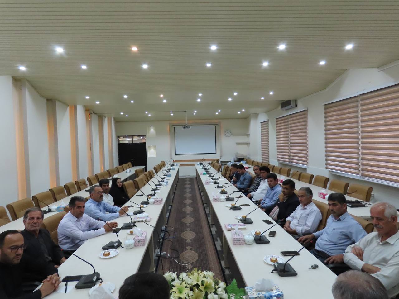 نشست هماندیشی فرماندار شهرستان چایپاره با دهیاران بخش مرکزی