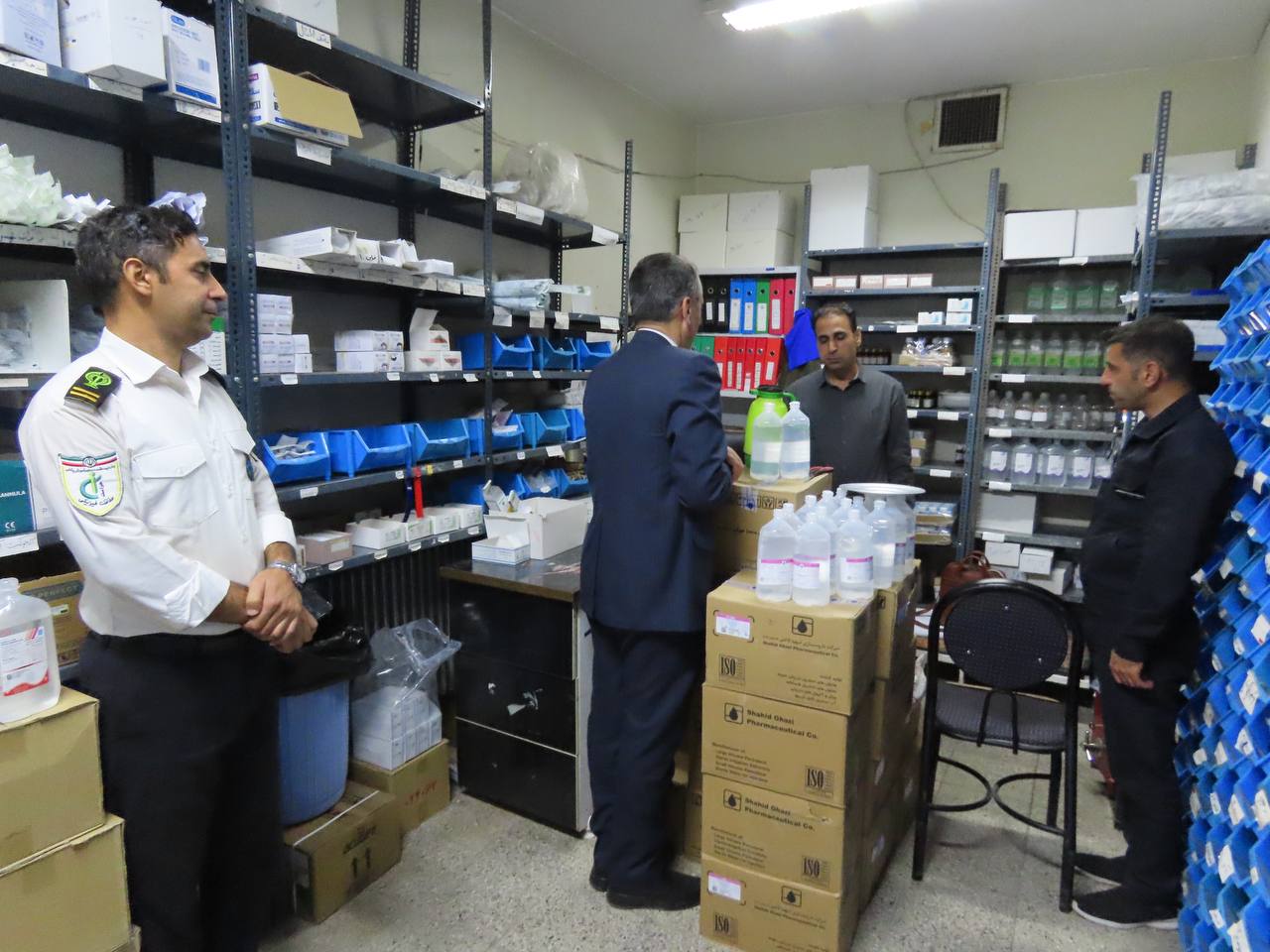بازدید شبانه فرماندار شهرستان به صورت سرزده از نحوه ارائه خدمات به بیماران در بیمارستان امام خمینی(ره)