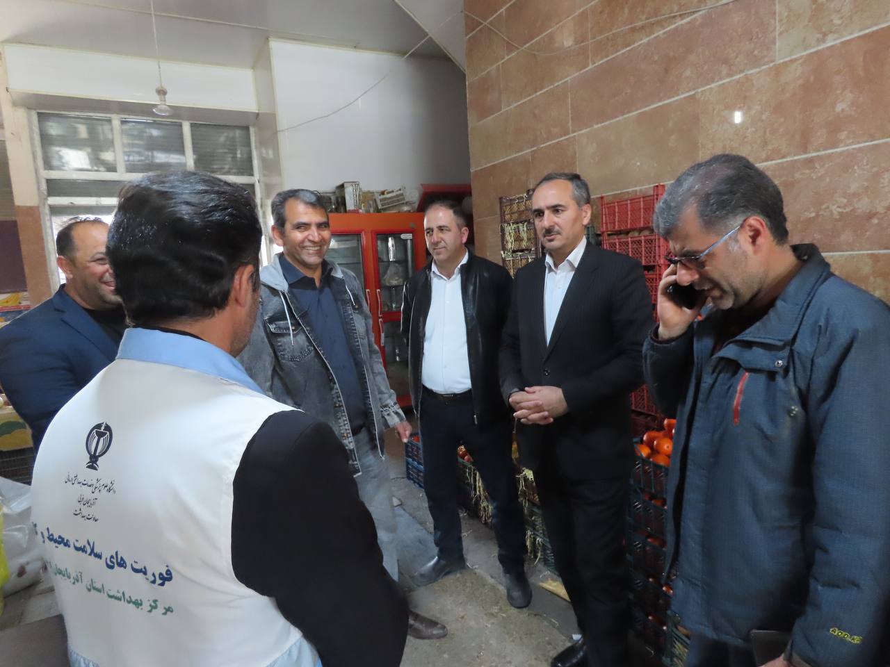 بازدید سرزده فرماندار چایپاره از بازار شب عید شهرستان