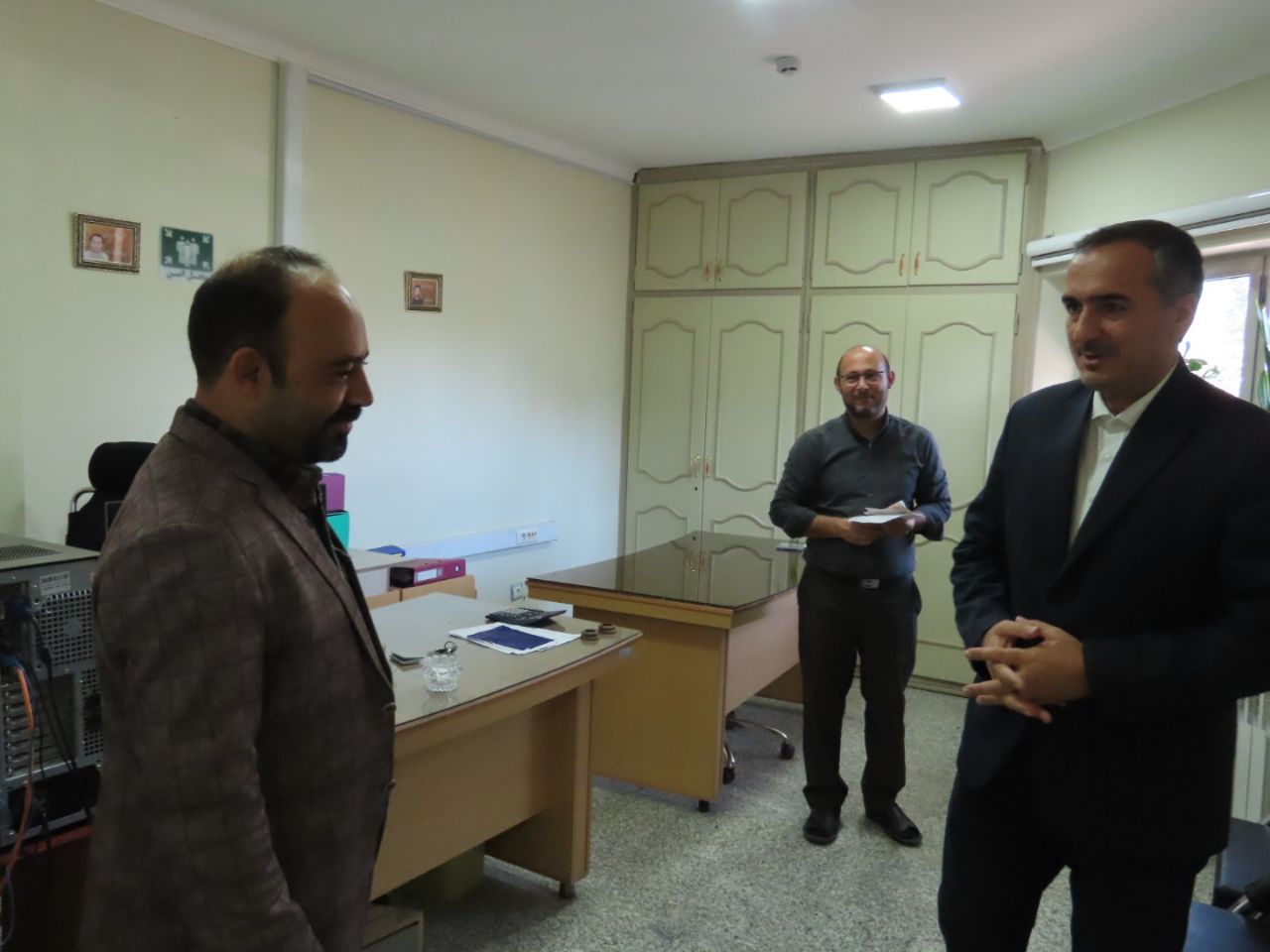 بازدید سرزده فرماندار شهرستان چایپاره از اداره گاز