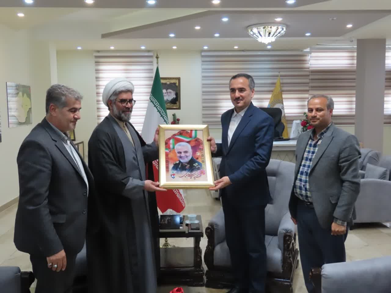 دیدار مدیر کل بنیاد شهید و امور ایثارگران استان آذربایجان غربی با فرماندار شهرستان چایپاره