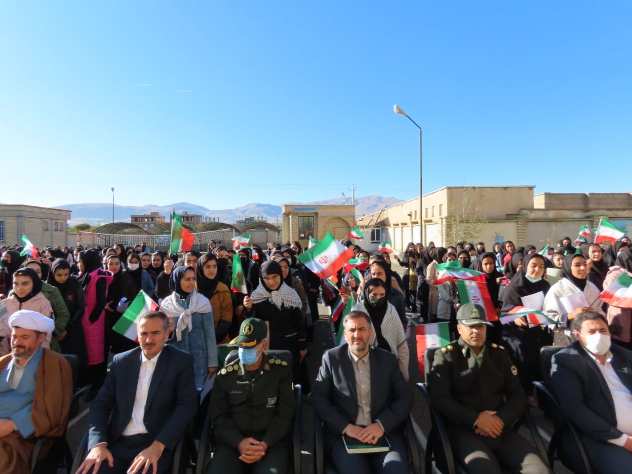 نواخته شدن زنگ استکبار ستیزی در مدارس شهرستان چایپاره