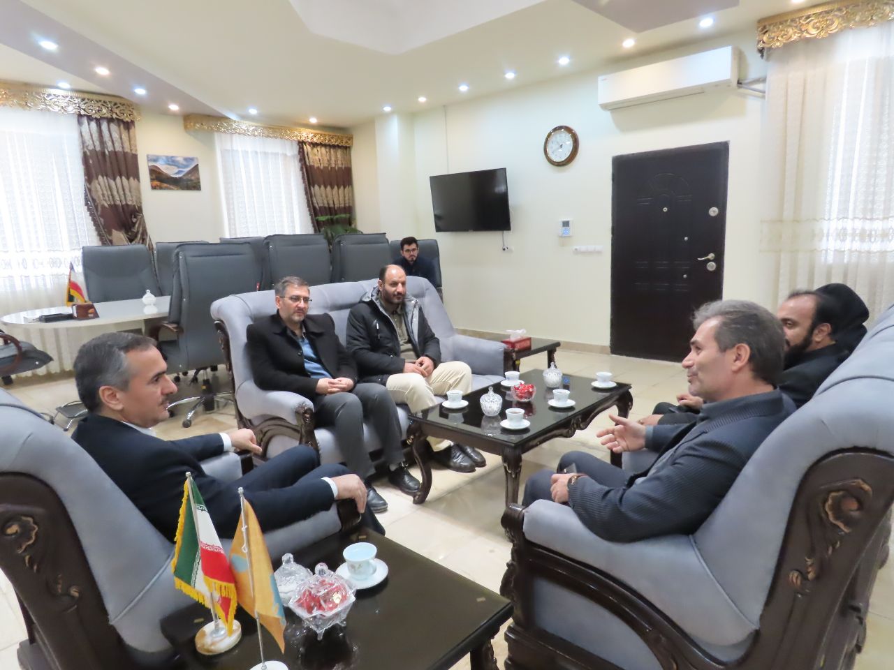 پیگیری فرماندار چایپاره جهت رفع مشکلات آموزش و پرورش در دیدار با معاون مدیر کل آموزش و پرورش استان آذربایجان غربی