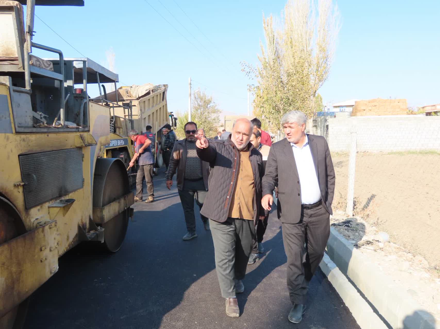طرح عمرانی بهسازی و آسفالت معابر روستای حسین بگلو آماده افتتاح شد