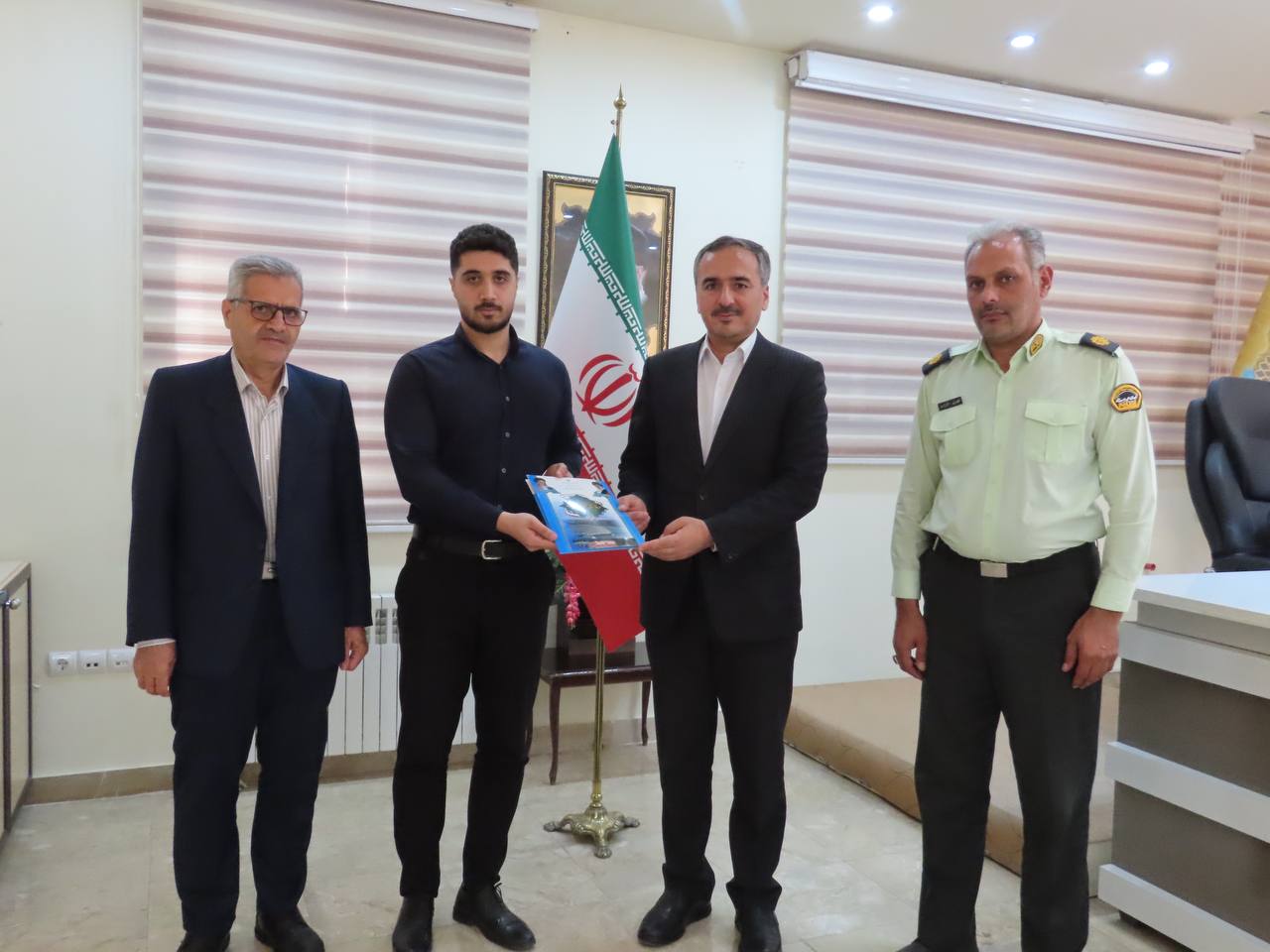تجلیل از سربازان یگان حفاظت انتظامی و امریه فرمانداری شهرستان چایپاره