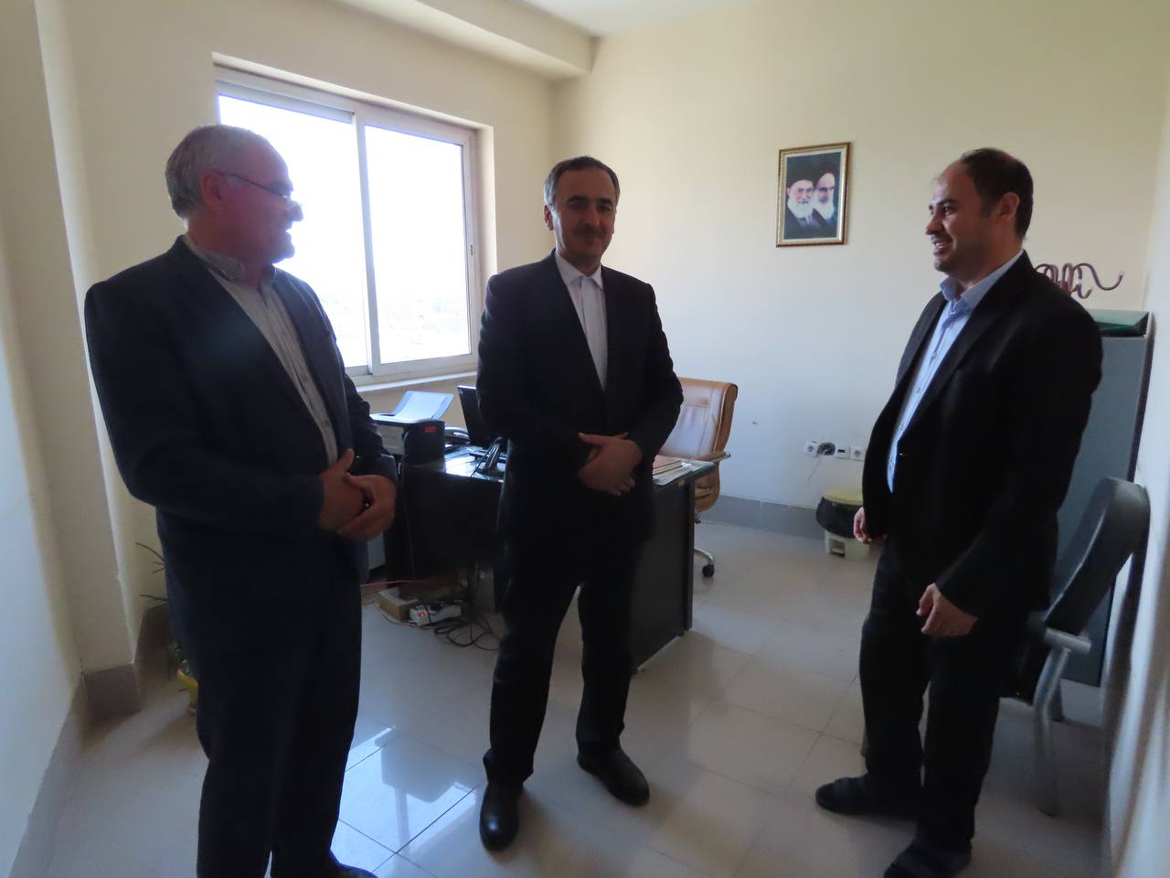 بازدید سرزده سعید شکورزاده فرماندار چایپاره از بخشداری مرکزی