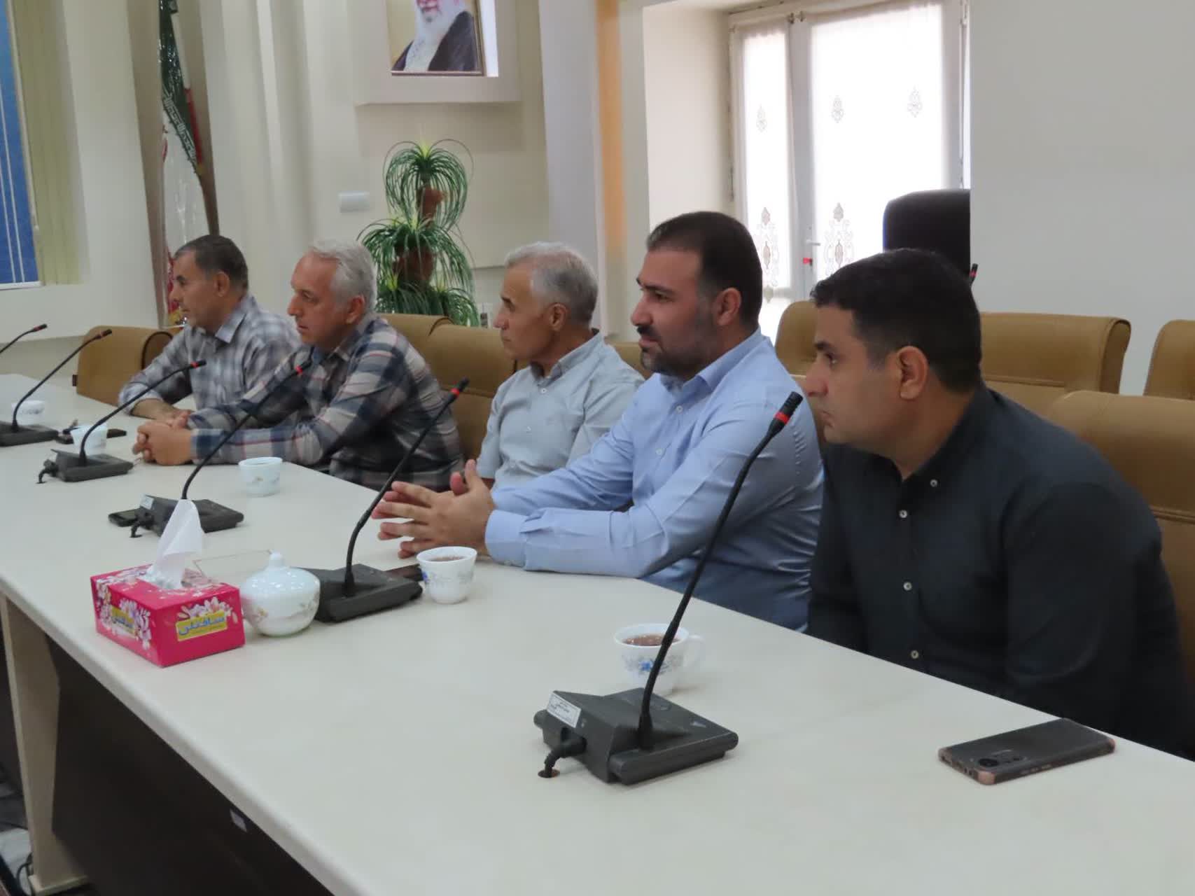 دیدار جمعی از پیشکسوتان هیأت فوتبال شهرستان با سرپرست فرمانداری چایپاره جهت تبریک انتصاب ایشان