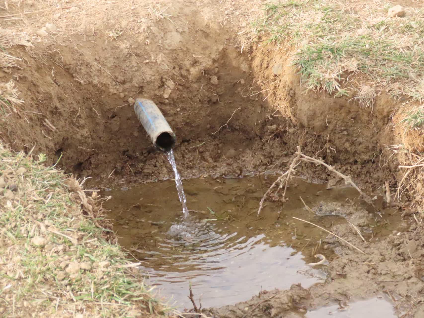 بازدید فرماندار چایپاره از پروژه آبرسانی به روستای قره بویا