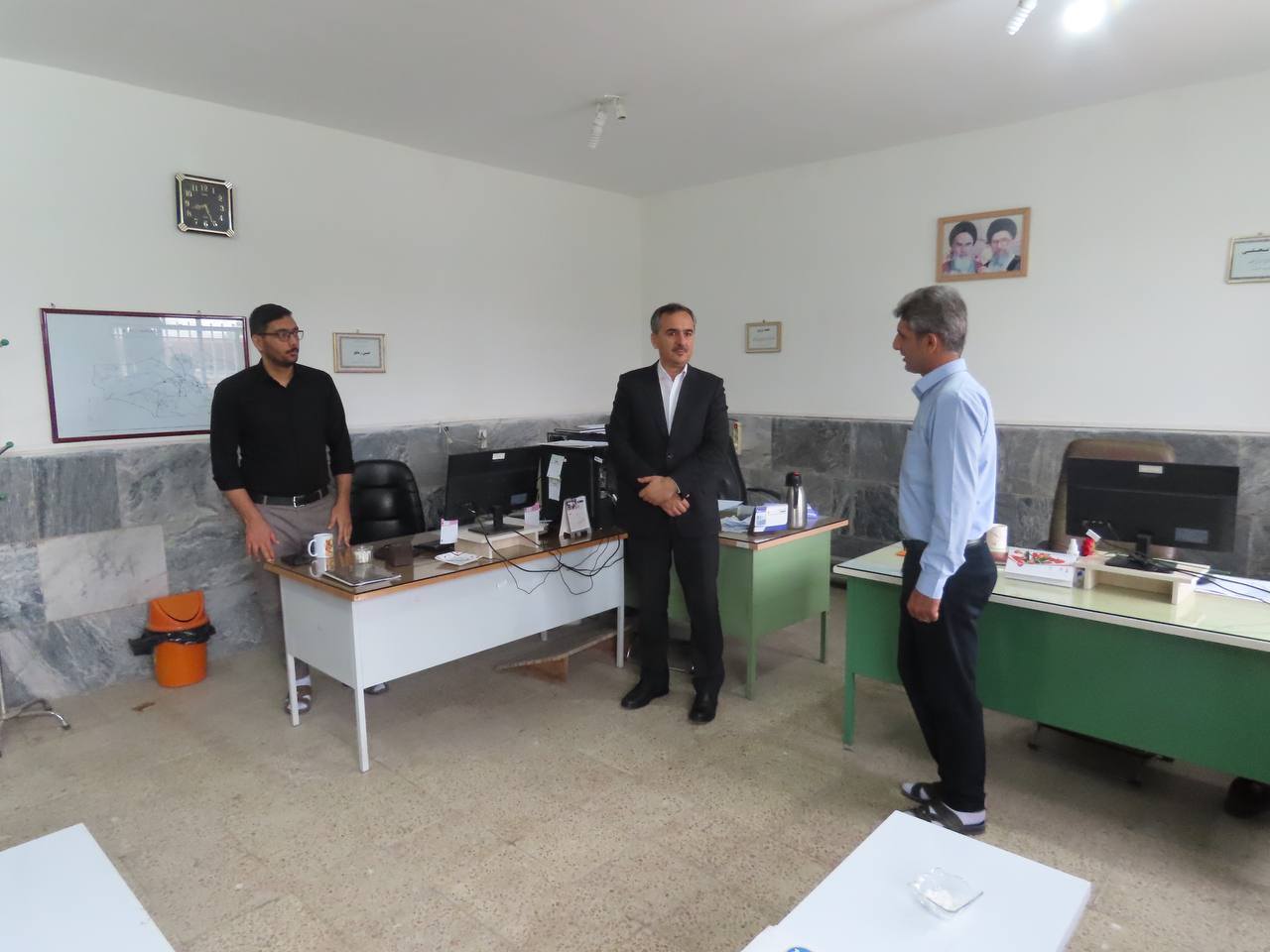 بازدید سرزده سعید شکورزاده فرماندار چایپاره از اداره آموزش و پرورش شهرستان