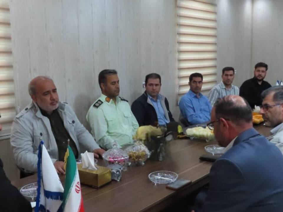 بازدید اعضای کارگروه آرد و نان شهرستان چایپاره از سیلو و مرکز خرید گندم آران دشت