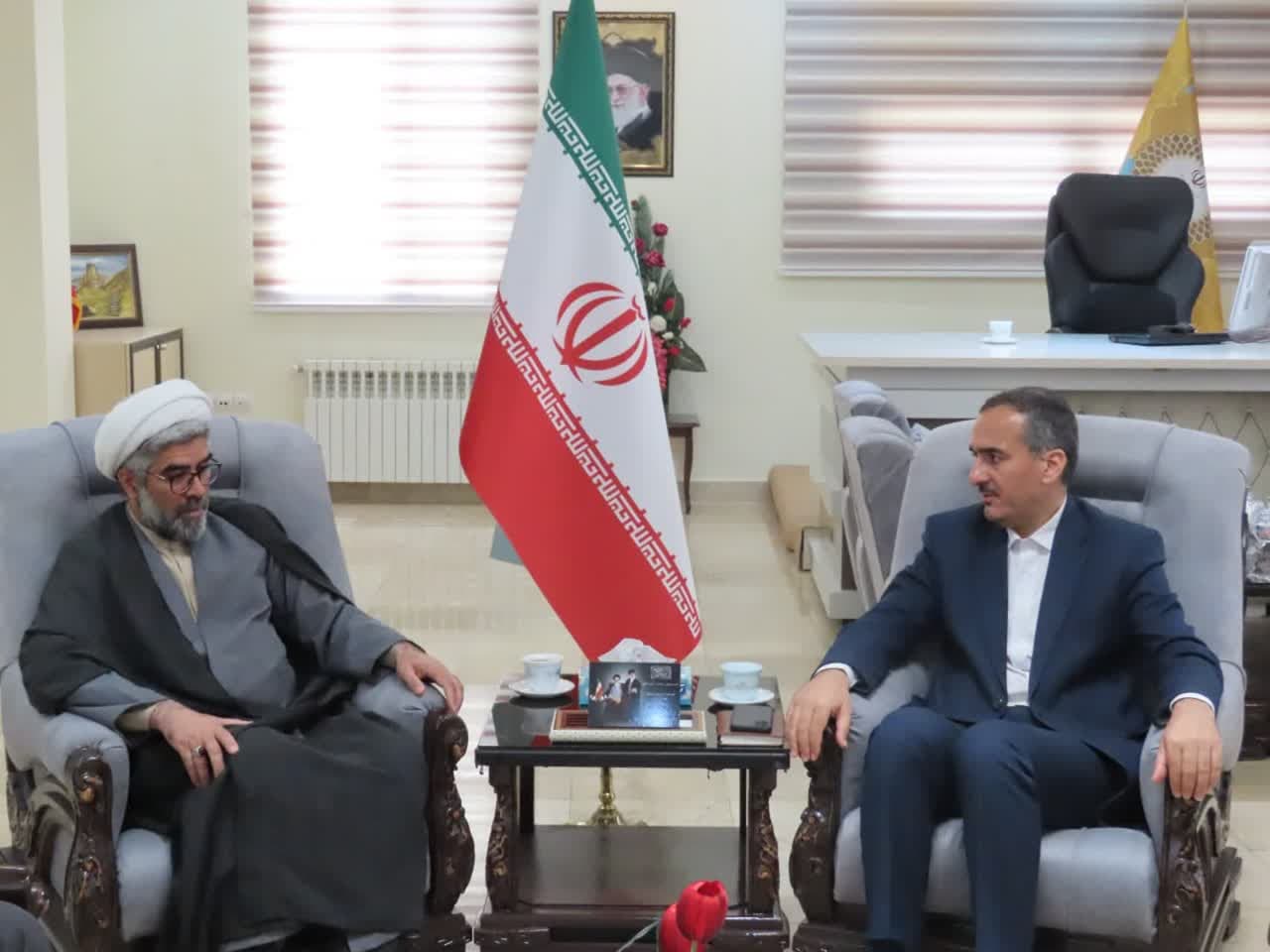 دیدار مدیر کل بنیاد شهید و امور ایثارگران استان آذربایجان غربی با فرماندار شهرستان چایپاره