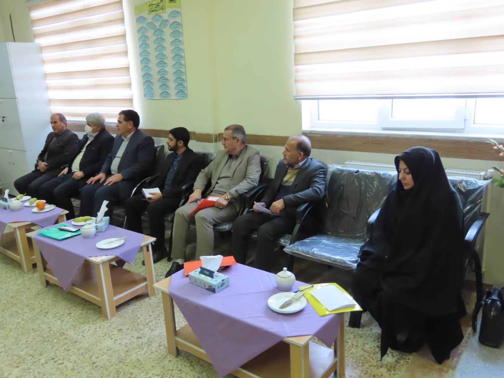 حضور فرماندار شهرستان در جلسه قطبی معاونین پرورشی و تربیت بدنی شمال استان آذربایجان غربی در چایپاره