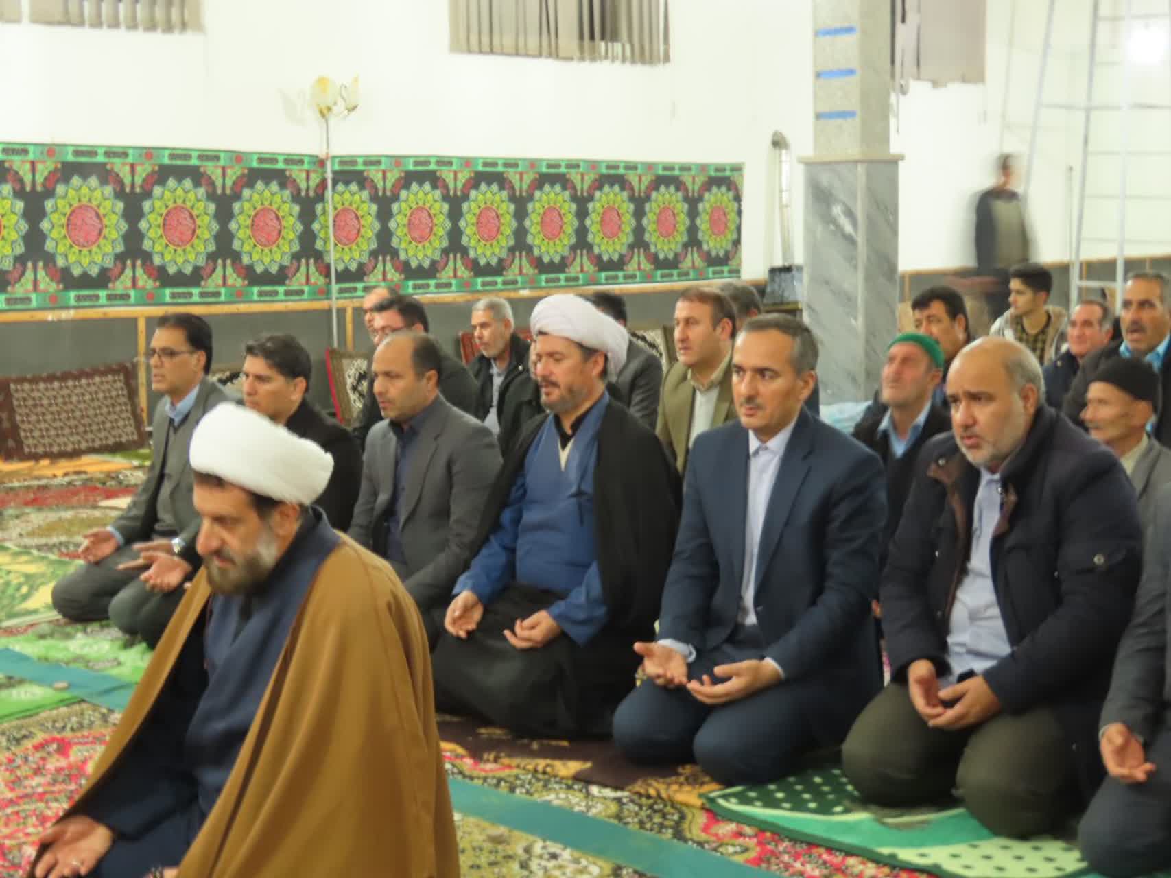 حضور فرماندار چایپاره در مراسم ایام فاطمیه در شهر حاجیلار