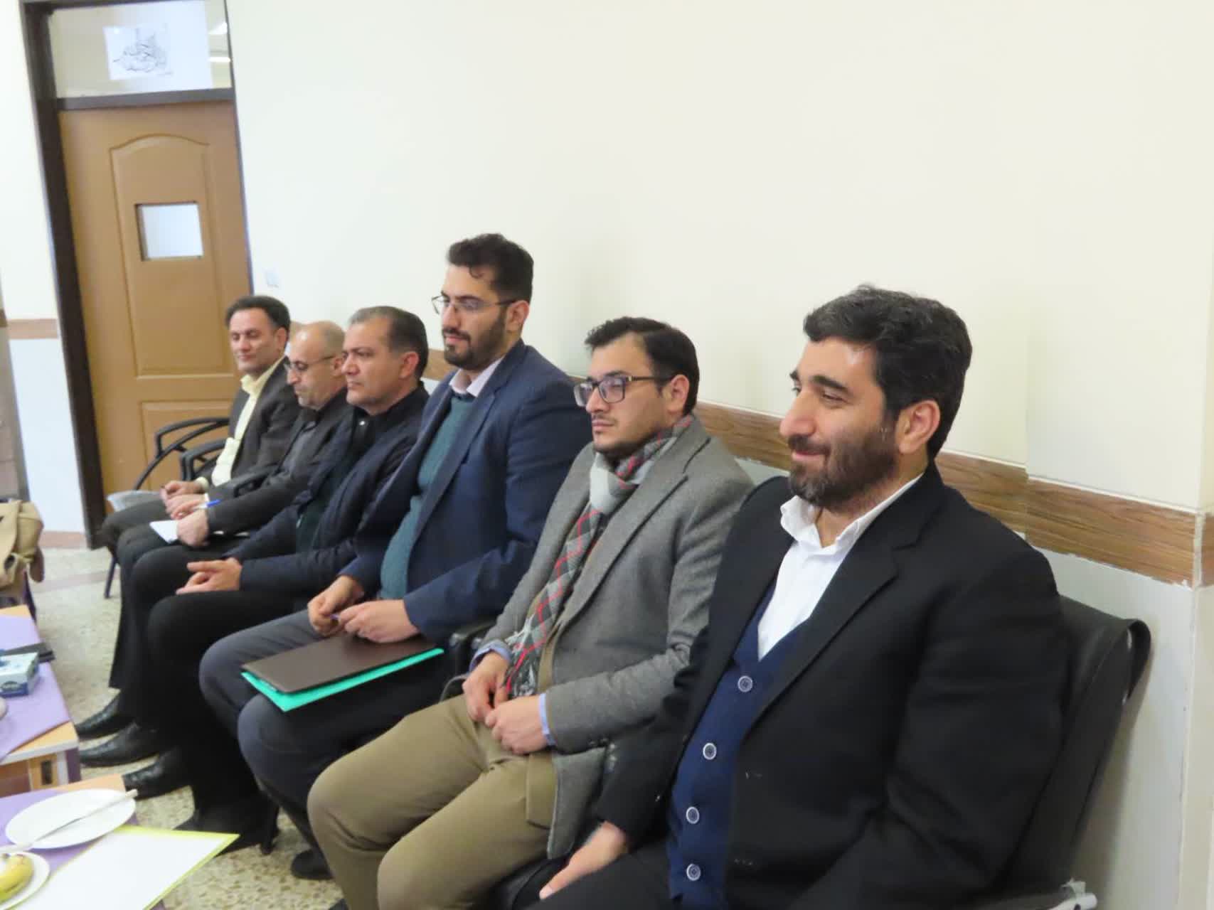 حضور فرماندار شهرستان در جلسه قطبی معاونین پرورشی و تربیت بدنی شمال استان آذربایجان غربی در چایپاره