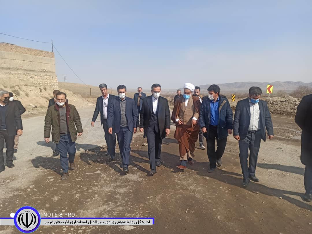 بازدید فرماندار و روساء و مدیران از روستای باستانی چورس از توابع بخش مرکزی شهرستان چایپاره