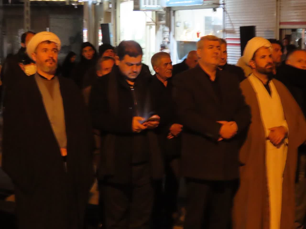 مردم همیشه در صحنه شهرستان چایپاره این شب ها میدان را خالی نمیکنند