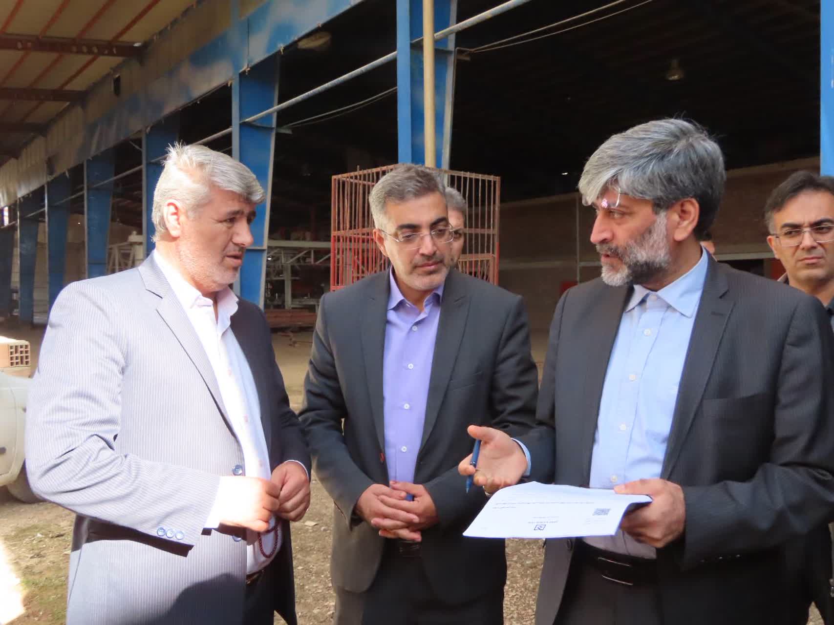 بازدید رئیس کل دادگستری آذربایجانغربی و فرماندار چایپاره از کارخانه راکد آجر سفال گرگین شهرستان