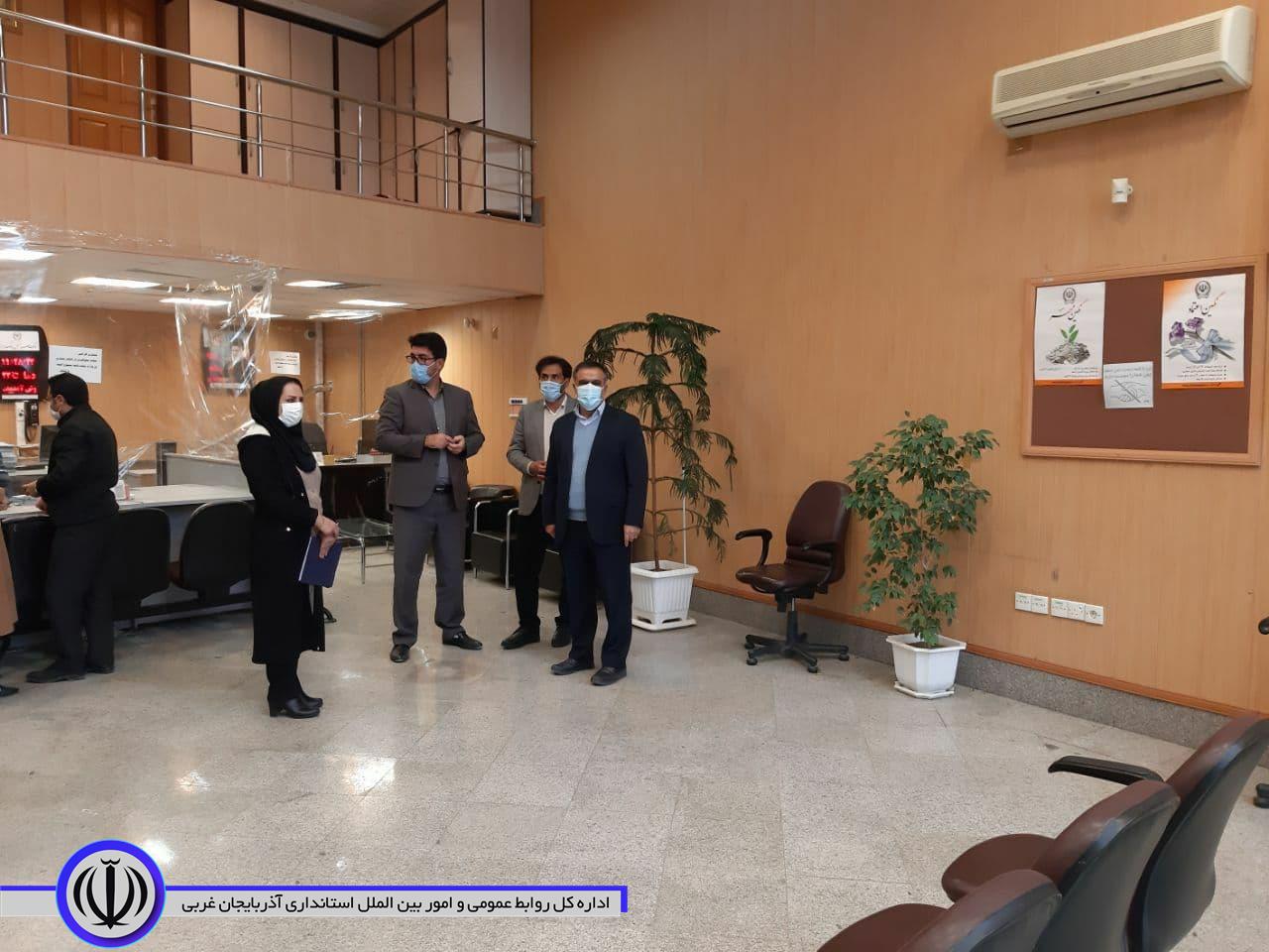 بازدید سرزده فرماندار از بانک ها ودفاتر پیشخوان در شهرستان چایپاره