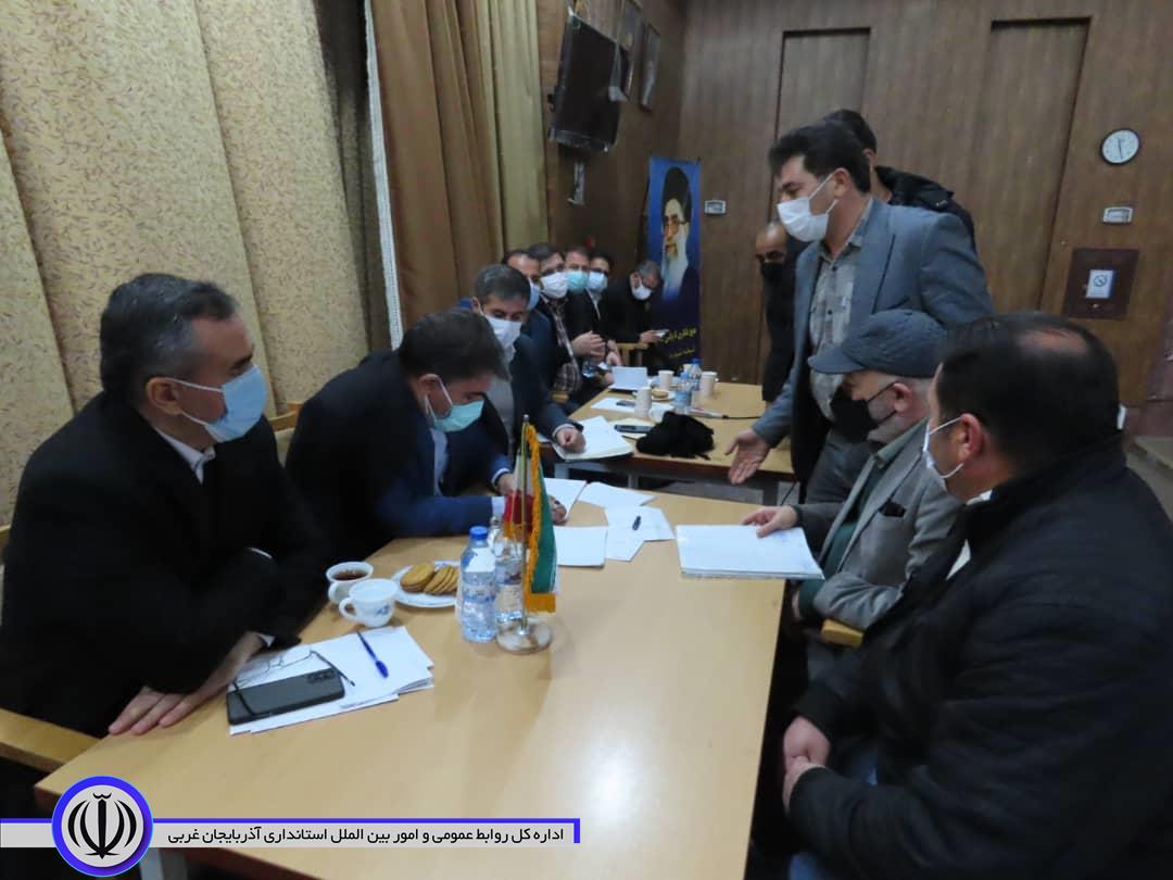 برگزاری جلسه دیدار مردمی سعید شکورزاده فرماندار شهرستان چایپاره ، دکترعادل نجف زاده نماینده مردم شهرستان های خوی و چایپاره در مجلس شورای اسلامی و روساء و مدیران شهرستان با شهروندان محترم شهرستان چایپا