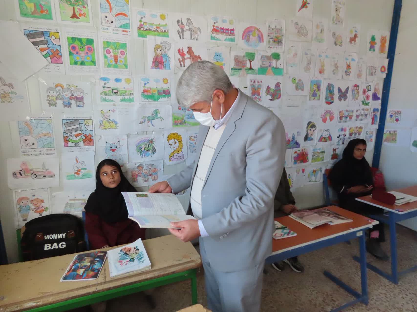 بازدید فرماندار شهرستان چایپاره از دبستان شهید مدنی روستای کورابلاغ