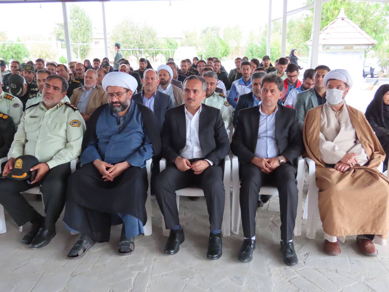 میهمانی لاله ها و آیین غبار روبی و عطرفشانی مزار مطهر شهدای گمنام