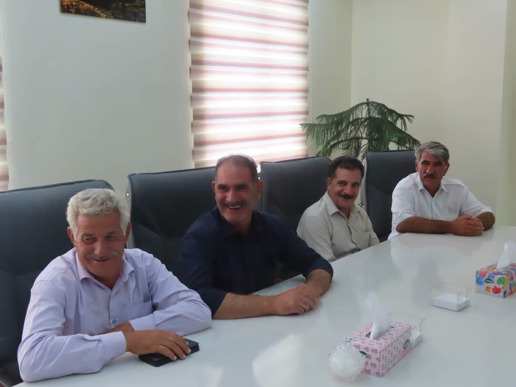 جلسه بررسی مشکلات روستای کامل آباد