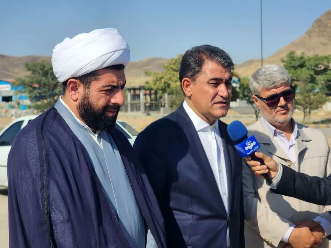 بازدید فرماندار چایپاره از عملیات عمرانی بزرگراه ایواوغلی - گیت ورودی منطقه آزاد ماکو در محدوده شهرستان