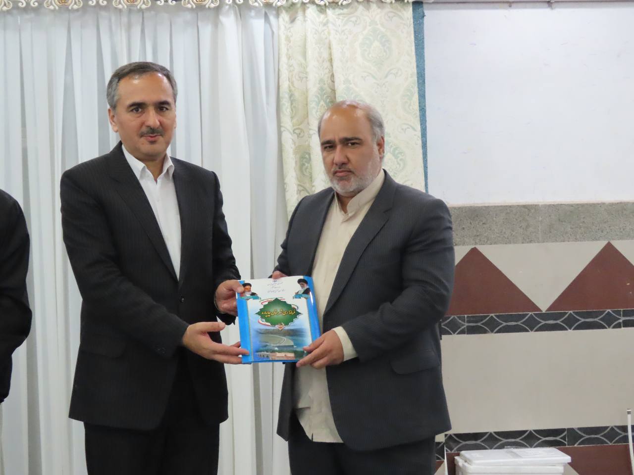 برگزاری ضیافت افطار در بین همکاران فرمانداری ، بخشداری و دهیاران شهرستان چایپاره