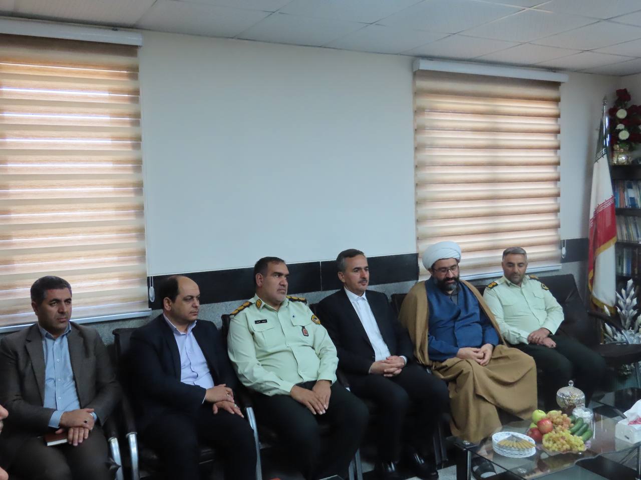 تجلیل فرماندار چایپاره از فرمانده انتظامی شهرستان