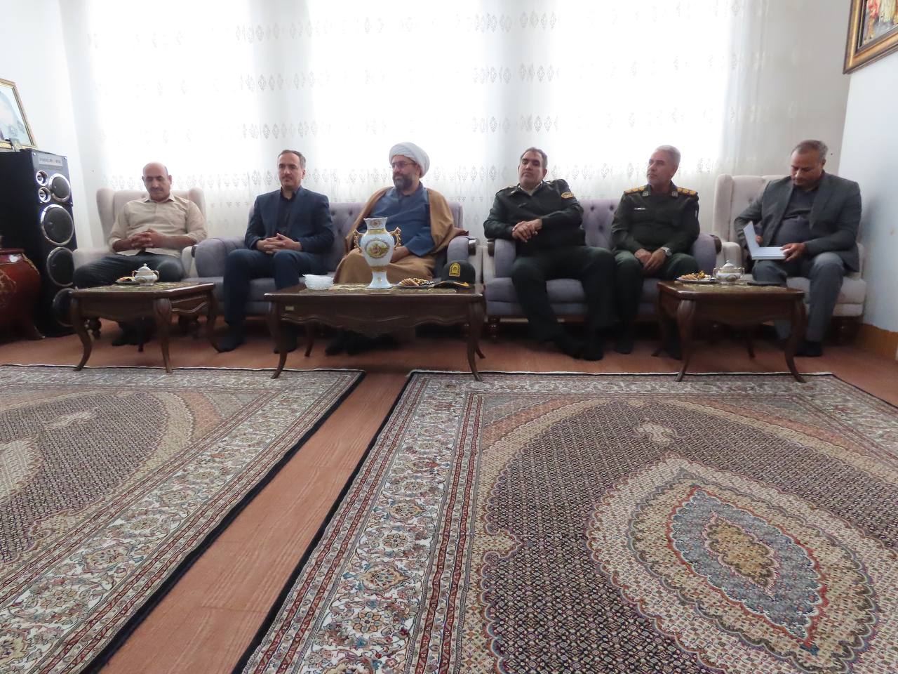 بهمناسبت هفته نیروی انتظامی صورت پذیرفت: دیدار با جانباز سرافراز فراجا