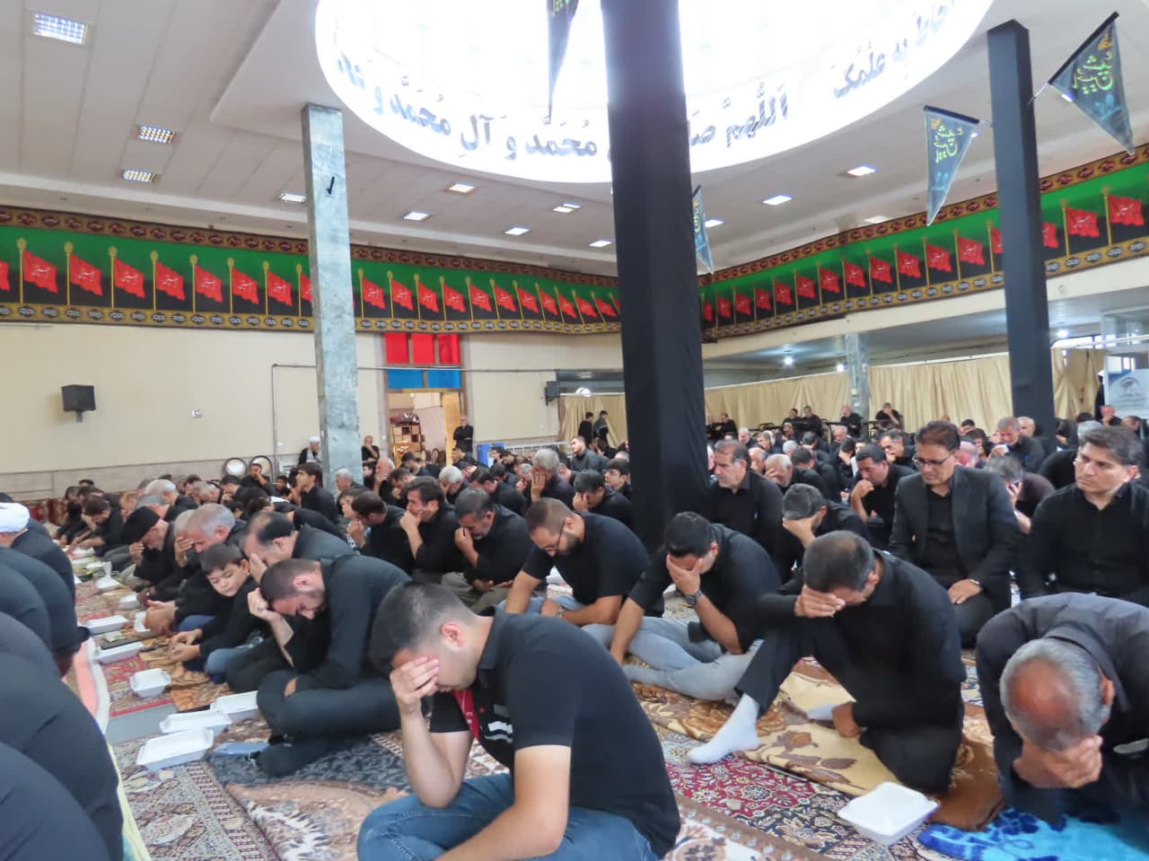 اقامه نماز جمعه همزمان با نماز ظهر عاشورا در مسجد جامع شهر قره ضیاء الدین