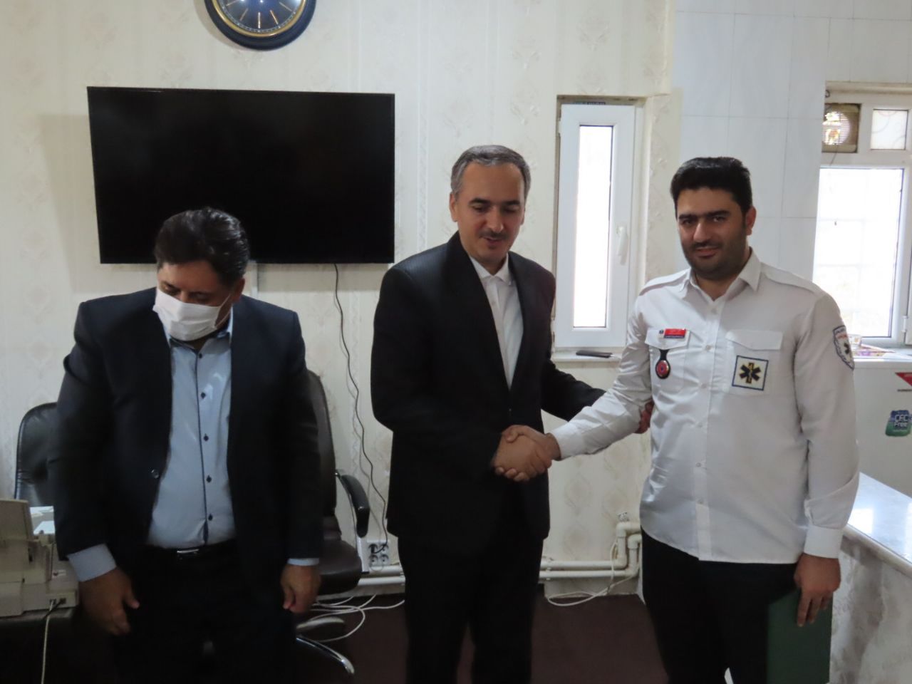 فرماندار شهرستان چایپاره از مرکز حوادث و فوریت های پزشکی بازدید کرد