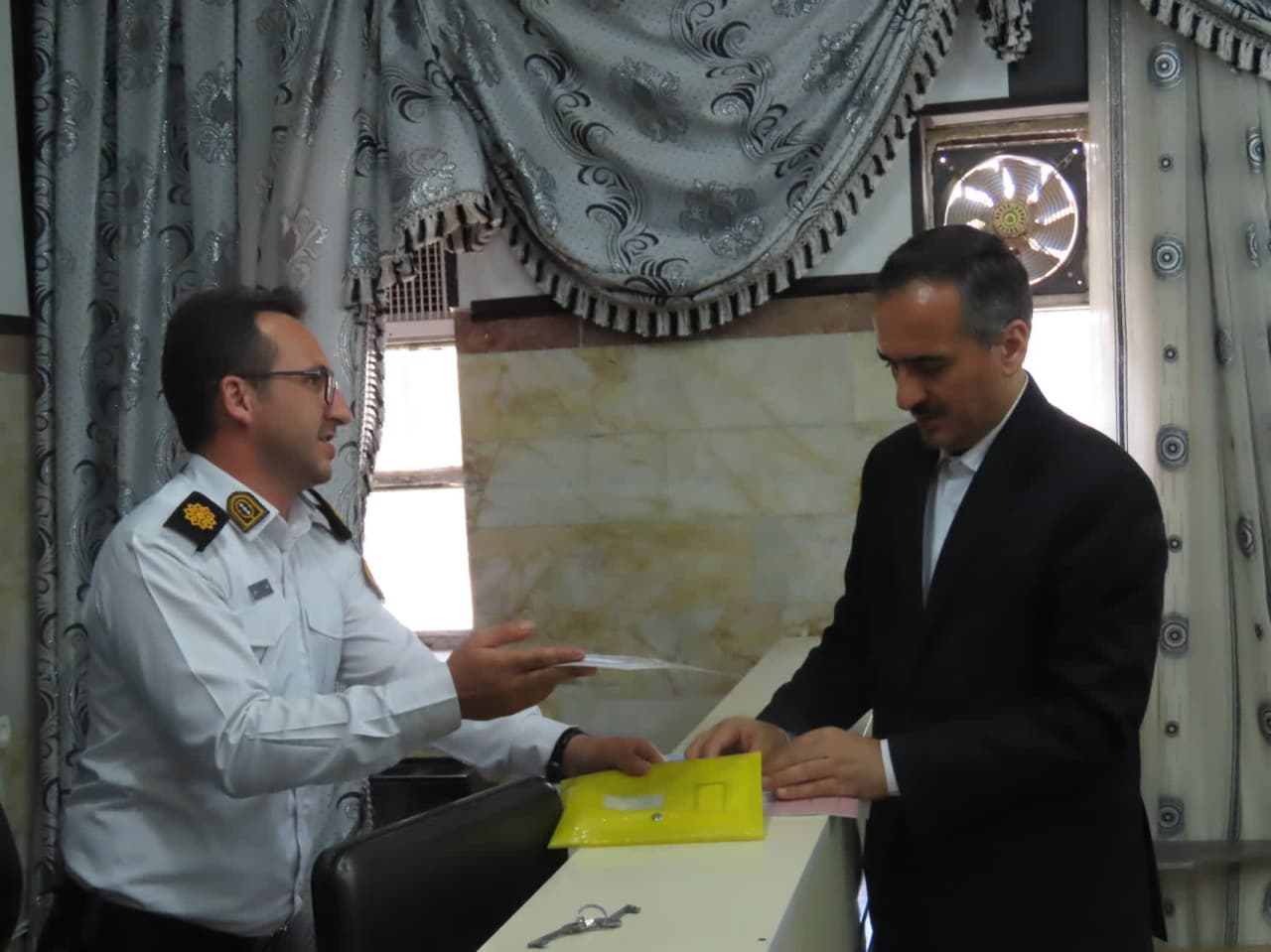 بازدید سعید شکورزاده فرماندار شهرستان چایپاره از مجموعه پلیس راهنمایی و رانندگی شهرستان چایپاره