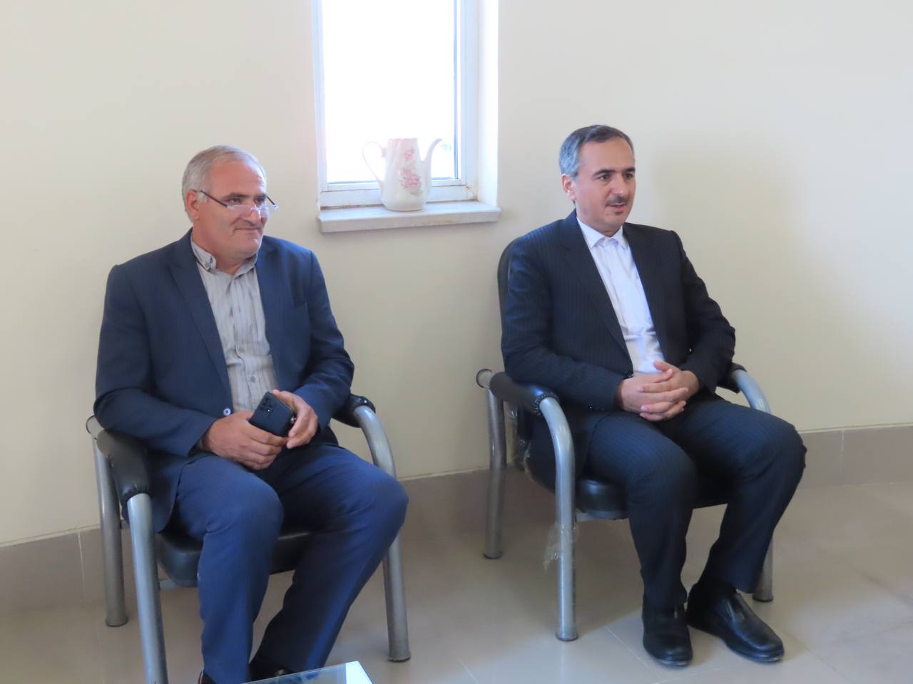 بازدید سرزده سعید شکورزاده فرماندار چایپاره از شعبه شهرستانی بنیاد بین المللی آبشار عاطفه ها