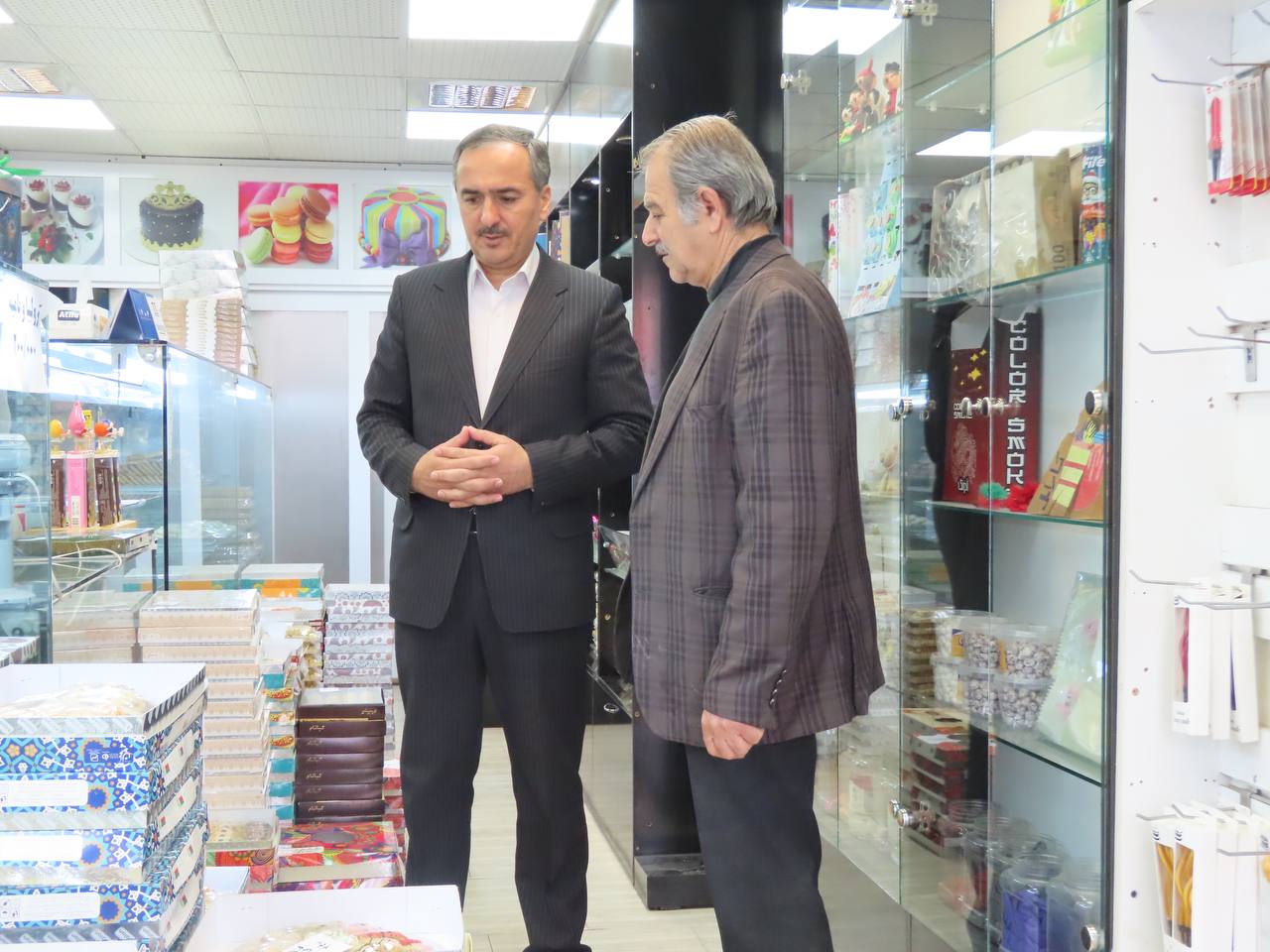 بازدید سرزده فرماندار چایپاره از بازار شب عید شهرستان