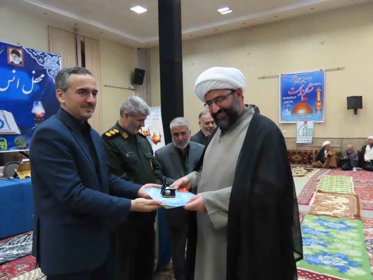 برگزاری مراسم نشان محبت ستاد بازسازی و توسعه عتبات عالیات شهرستان چایپاره