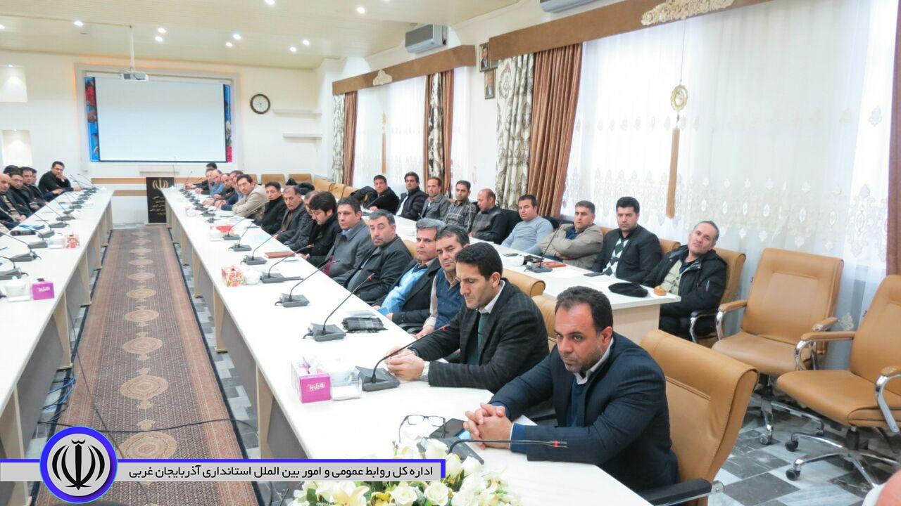 جلسه آموزش بازرسین شعب اخذرای شهرستان چایپاره برگزار شد.