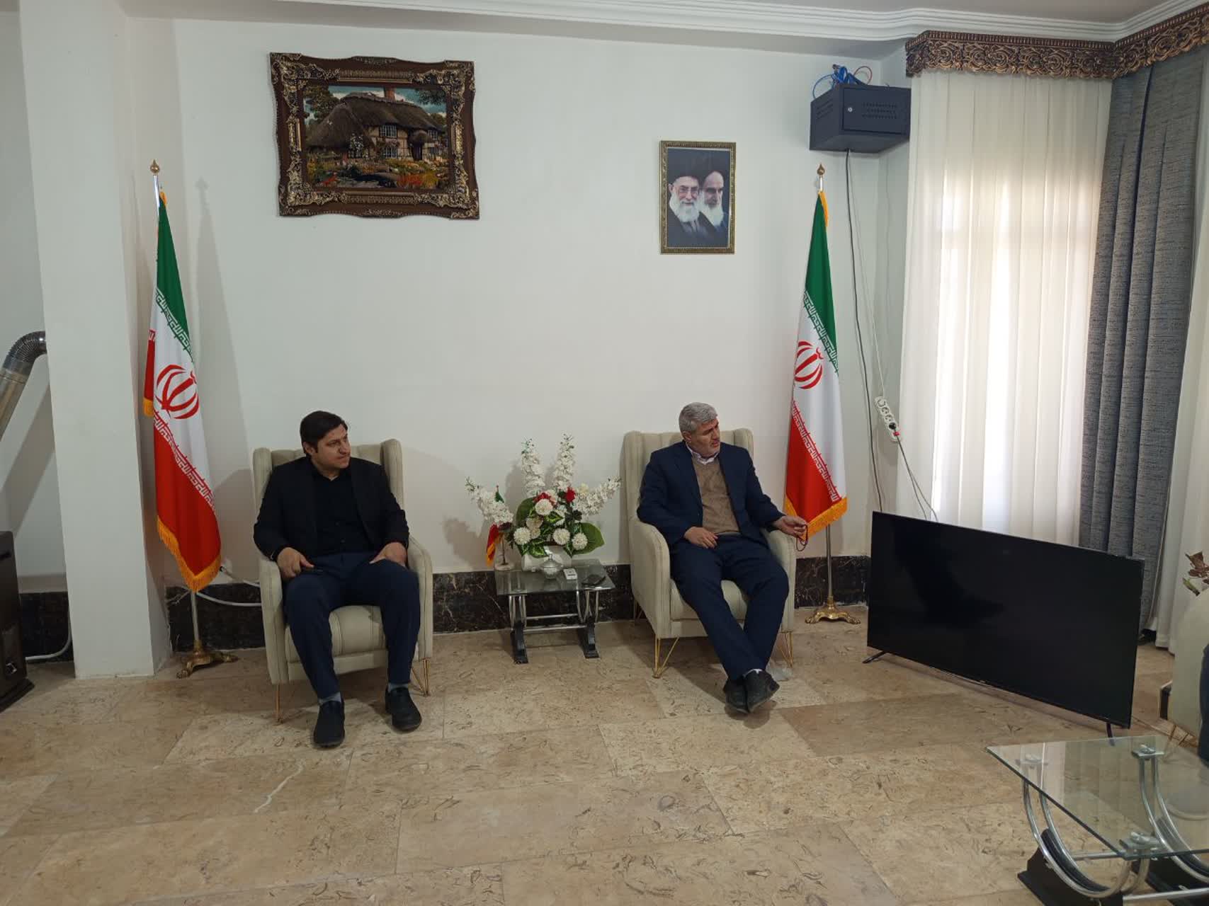 تجلیل فرماندار چایپاره از شهردار حاجیلار