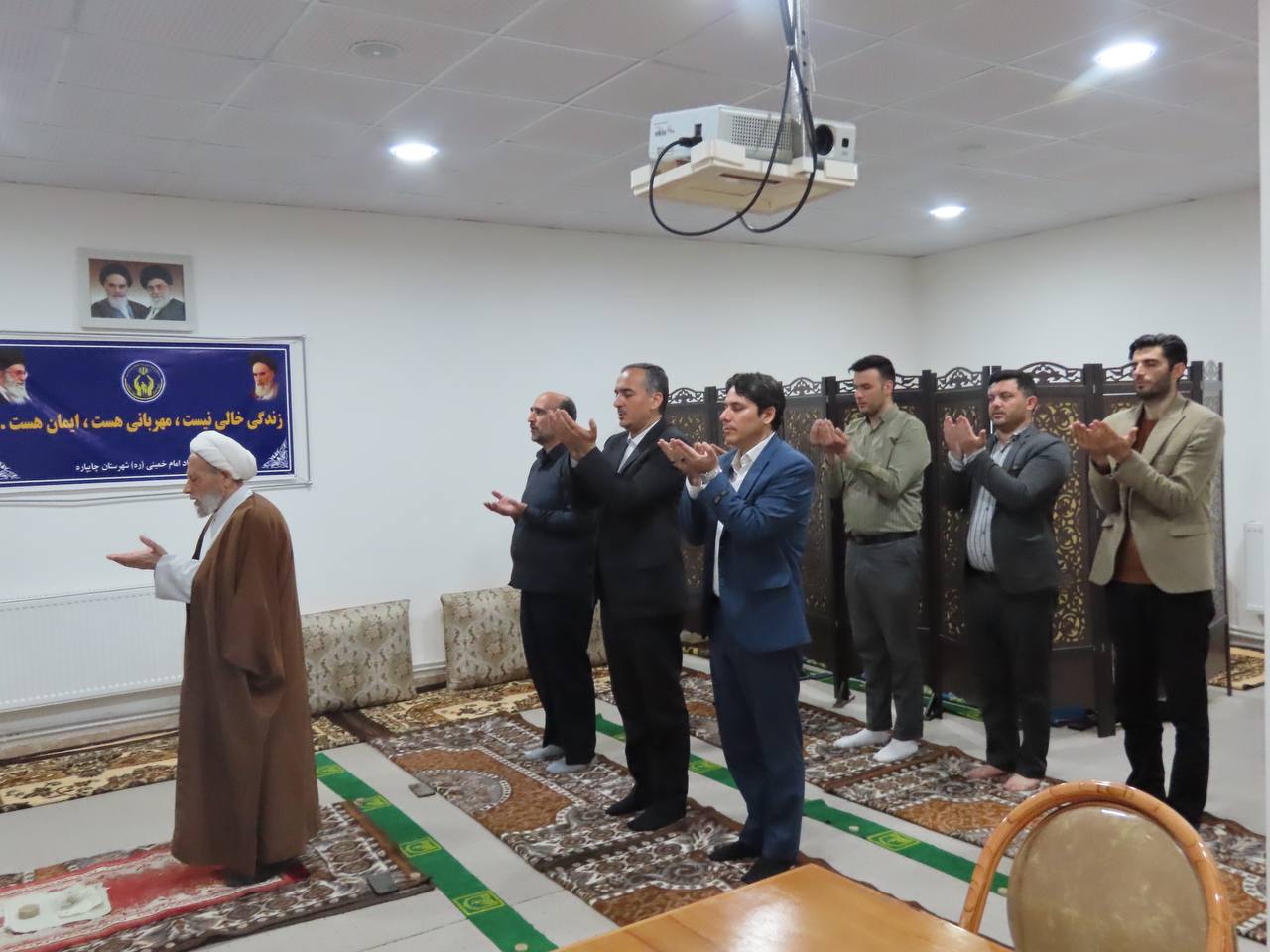 بازدید سرزده سعید شکورزاده فرماندار چایپاره از کمیته امداد امام خمینی(ره)
