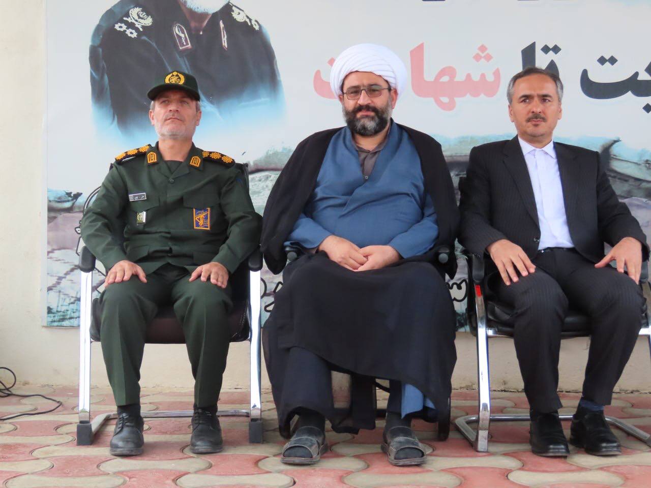 مراسم صبحگاه مشترک نیروهای نظامی ، انتظامی و بسیج در شهرستان چایپاره برگزار شد