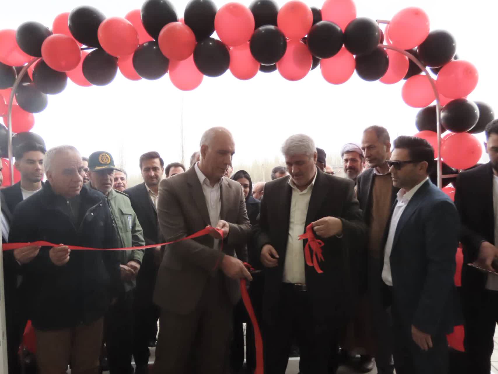 آیین افتتاح نمایشگاه اتومبیل «عطا کرال» در چایپاره با عرضه خودروهای منطقه آزاد ماکو