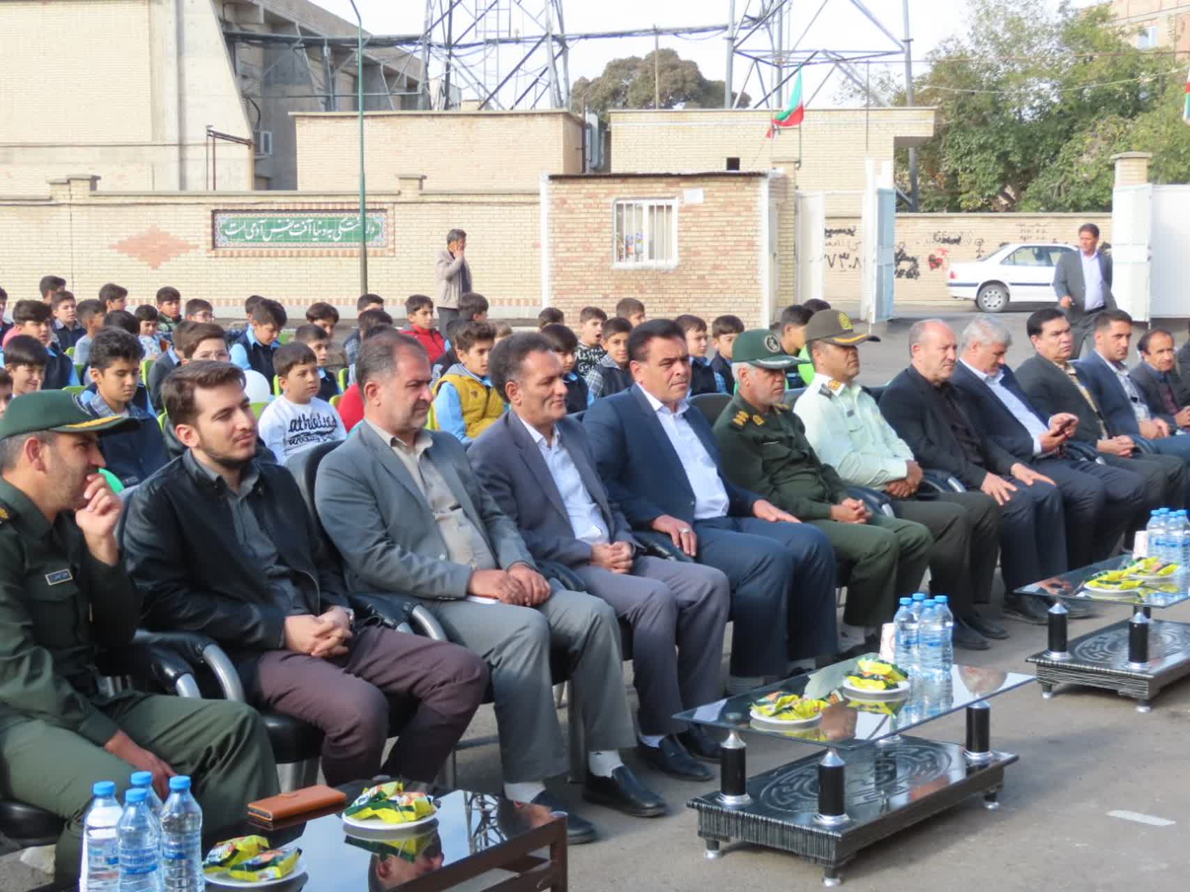 افتتاح فضای ورزشی روباز (چمن مصنوعی) دبستان آیت الله طالقانی