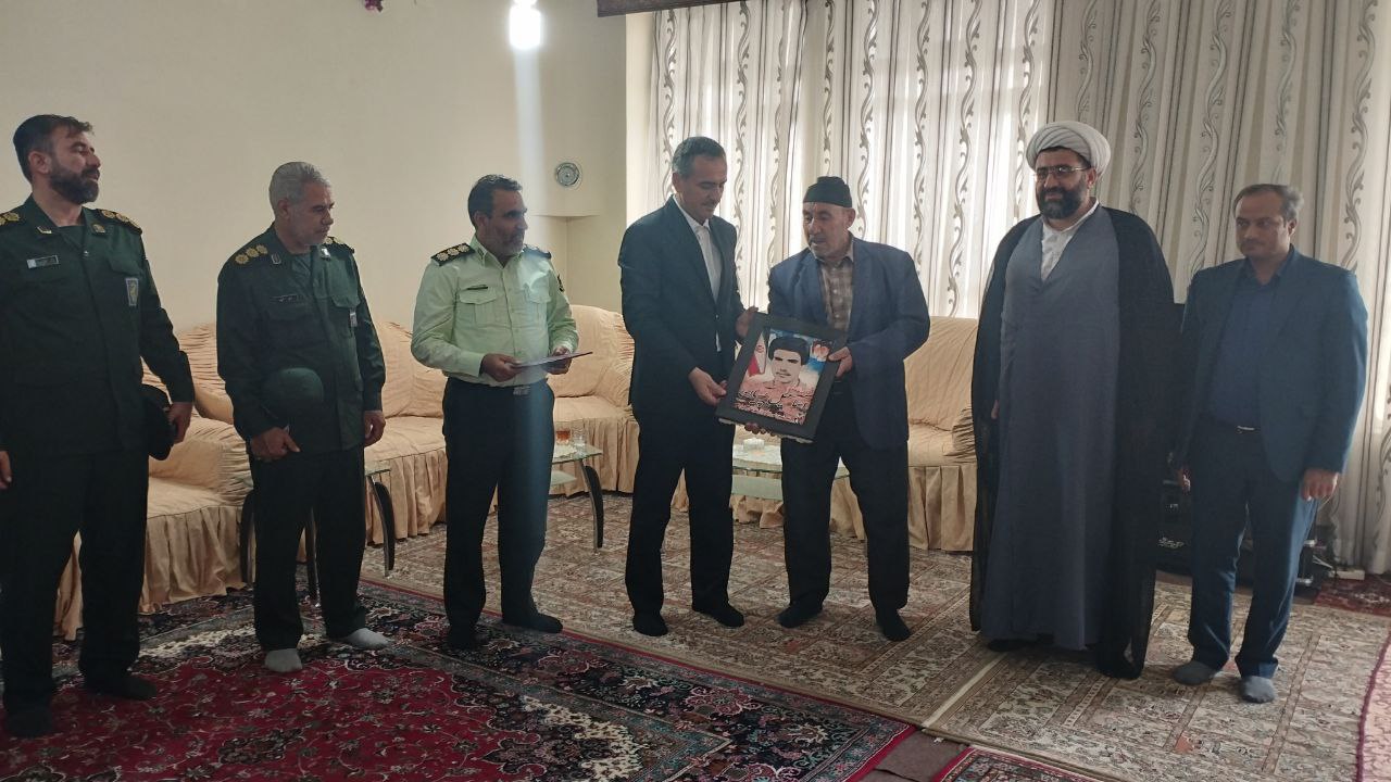 تجلیل از خانواده معزز شهید والامقام اسماعیل پسیان