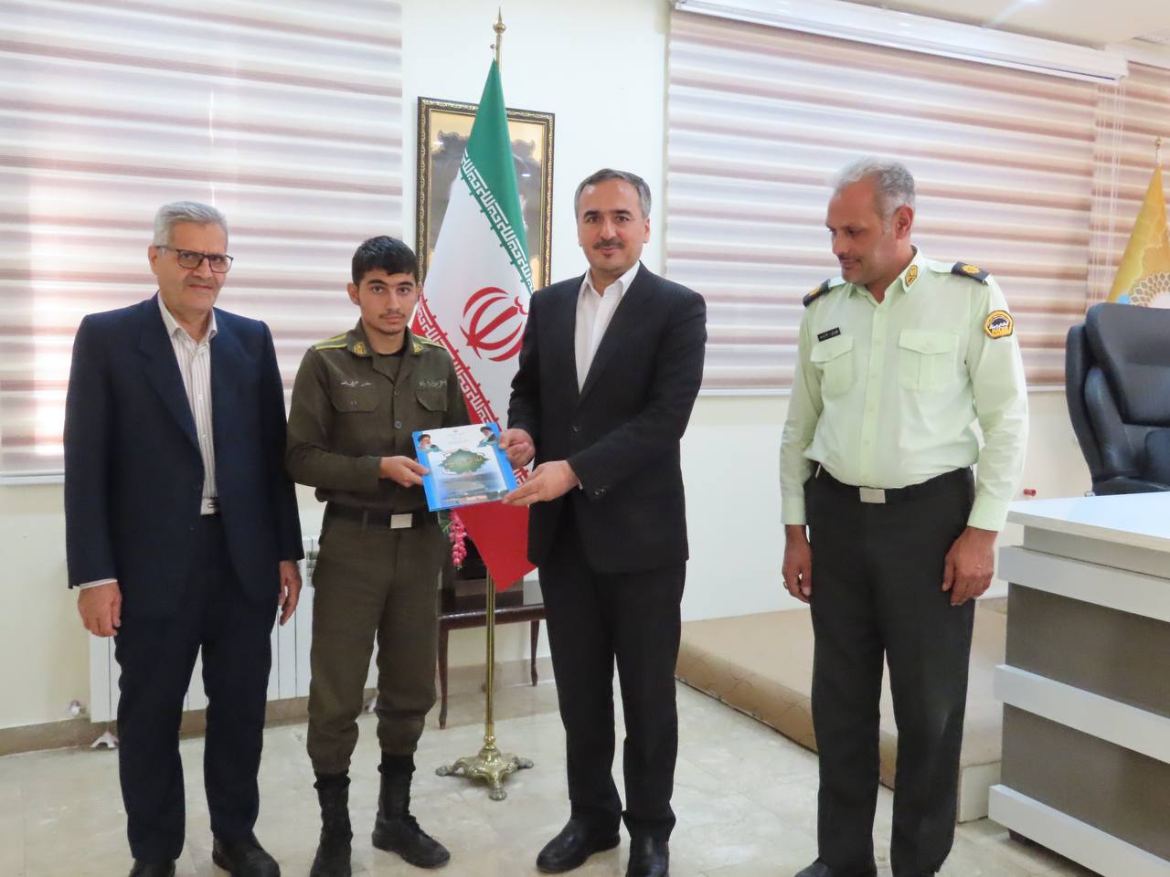 تجلیل از سربازان یگان حفاظت انتظامی و امریه فرمانداری شهرستان چایپاره