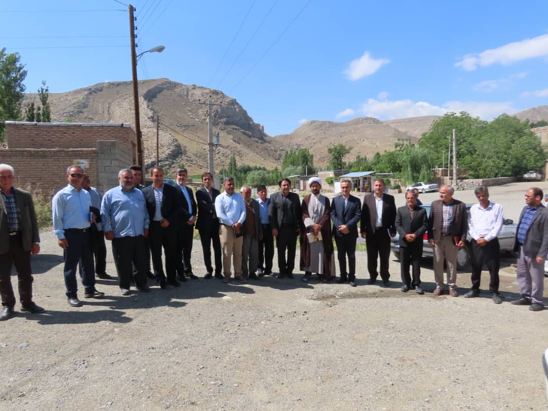 بازدید فرماندار و جمعی از مسئولان شهرستان از روستای بسطام توابع بخش مرکزی