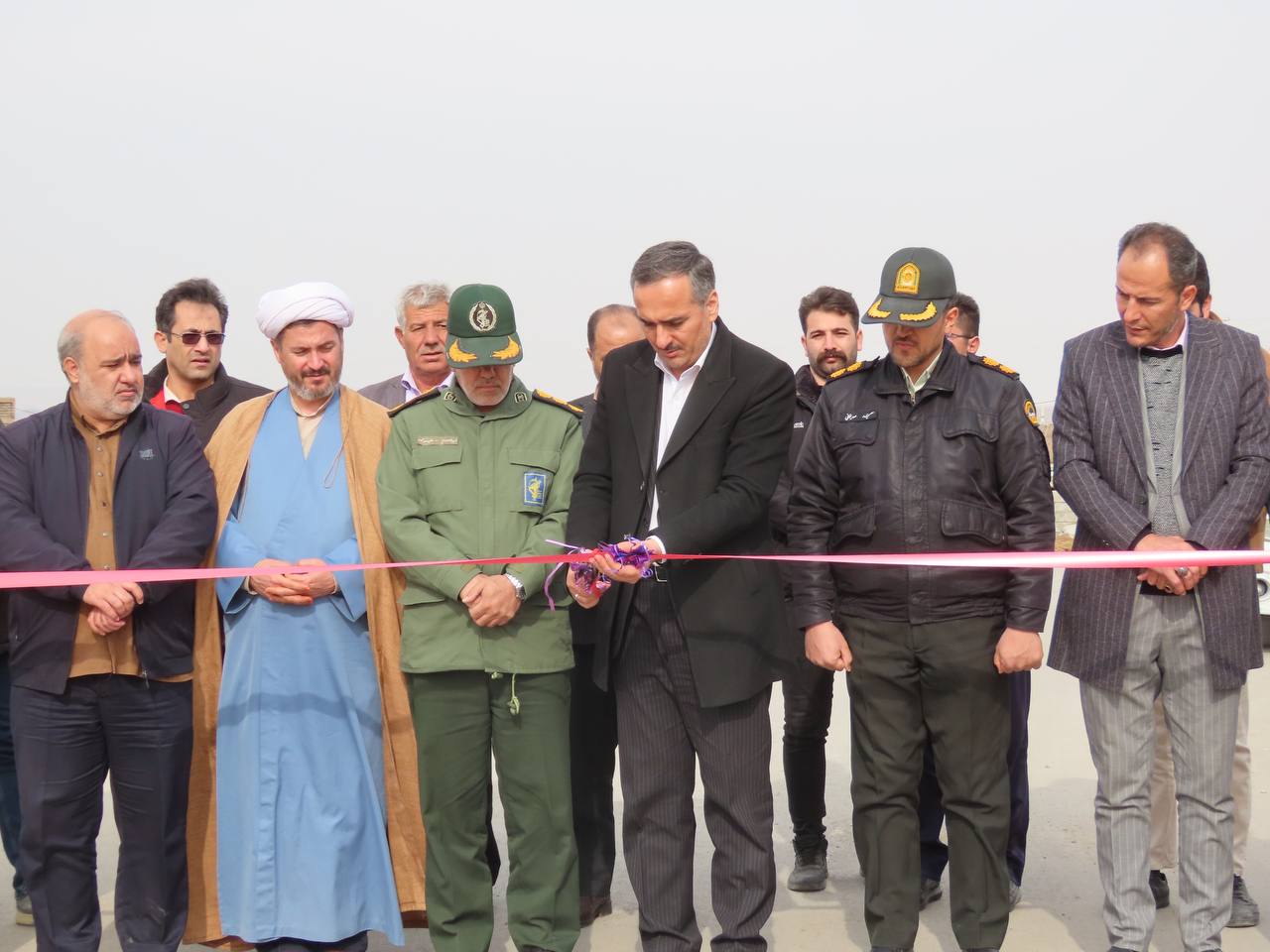 در ششمین روز از مراسم سالروز دهه فجر صورت گرفت: افتتاح طرح هادی و آسفالت معابر روستای شیرین بلاغ