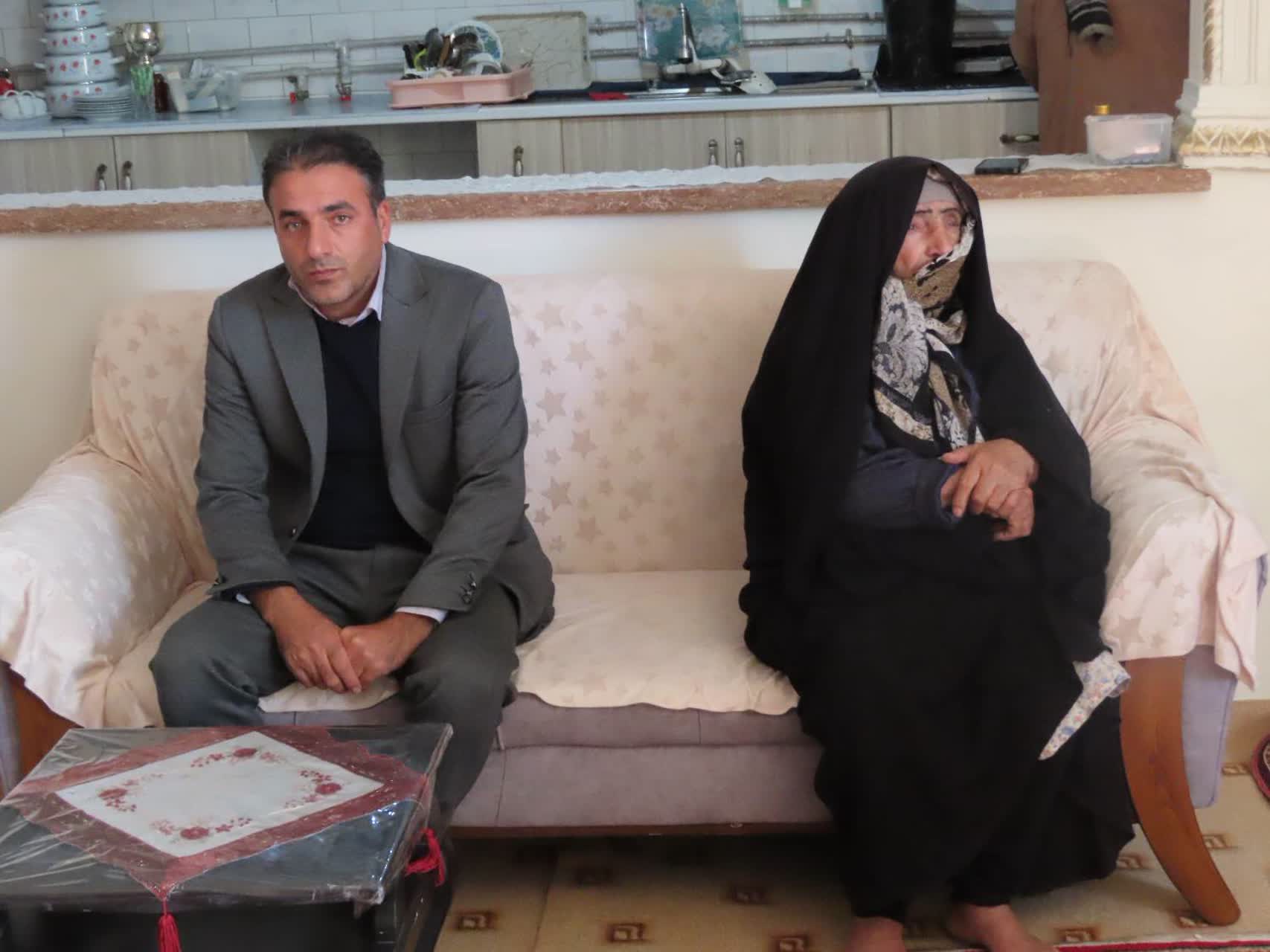 تجلیل از مقام شامخ خانواده شهداء