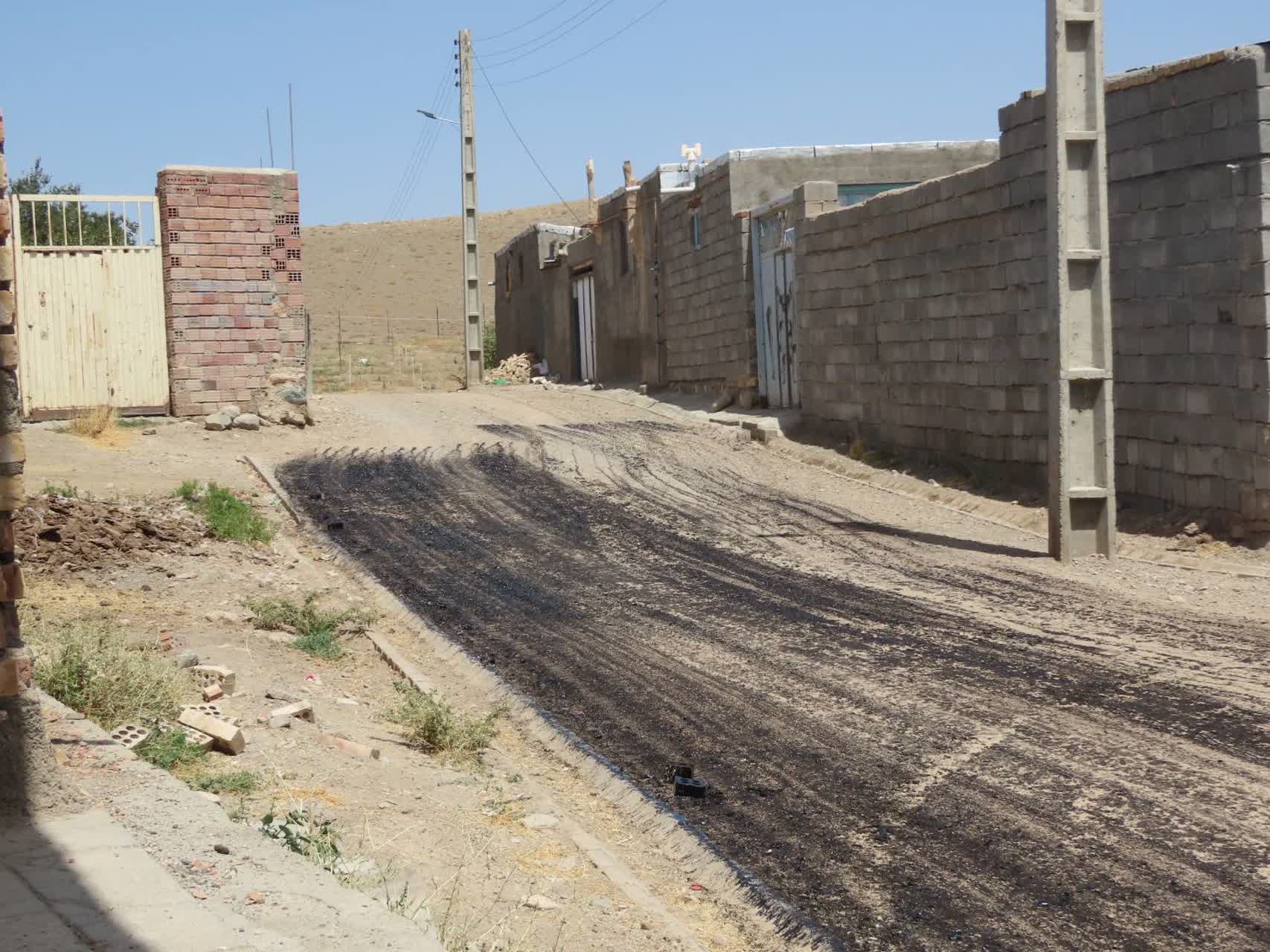 طرح عمرانی بهسازی و آسفالت معابر روستای یتیم آغلی آماده افتتاح شد