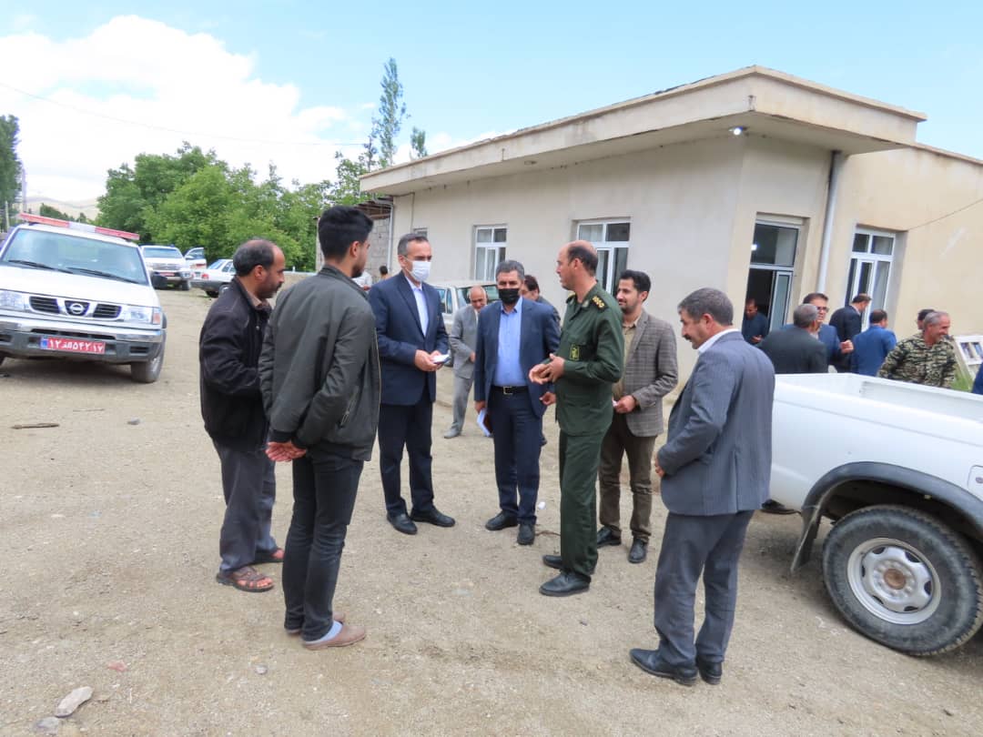 فرماندار شهرستان چایپاره از روستای حسین آباد دوزن بازدید و با مردم شریف آن روستا دیدار نمود.