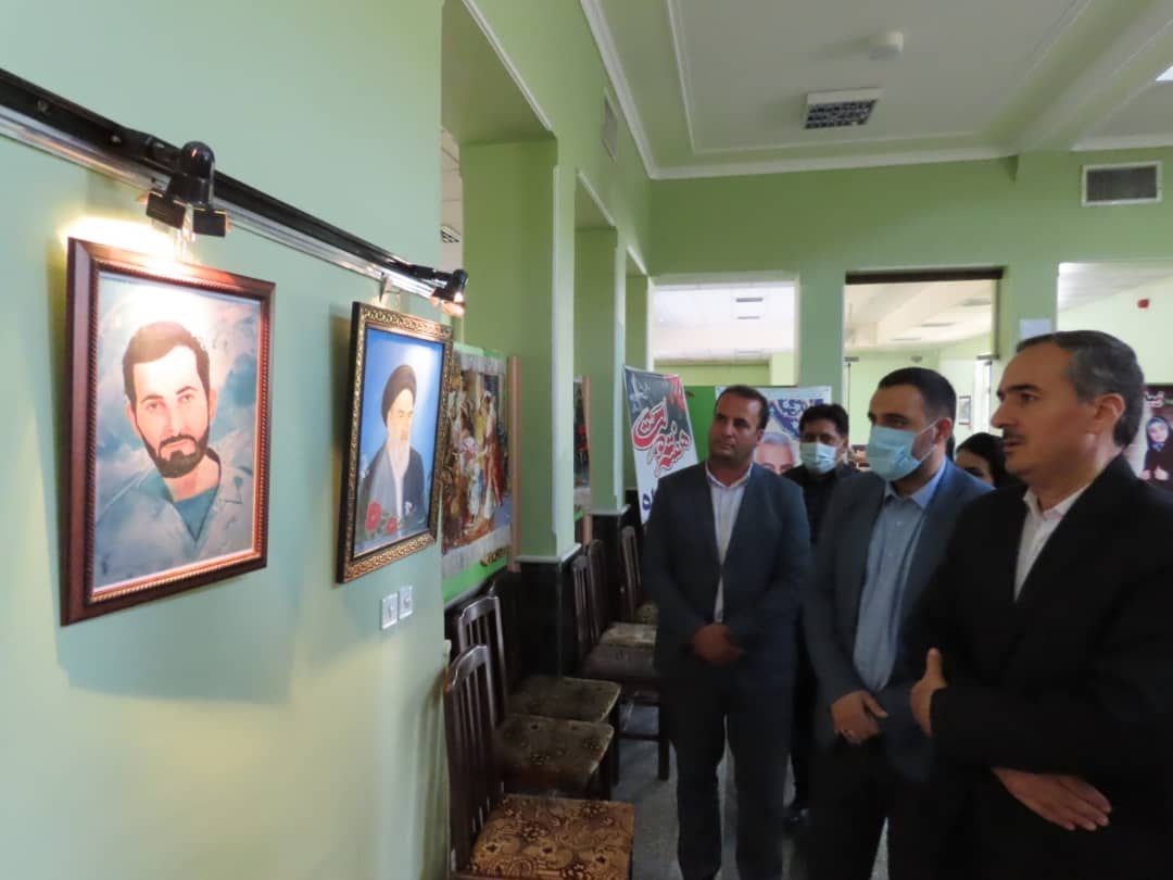بازدید فرماندار شهرستان چایپاره از نمایشگاه دستاورد های فرهنگی